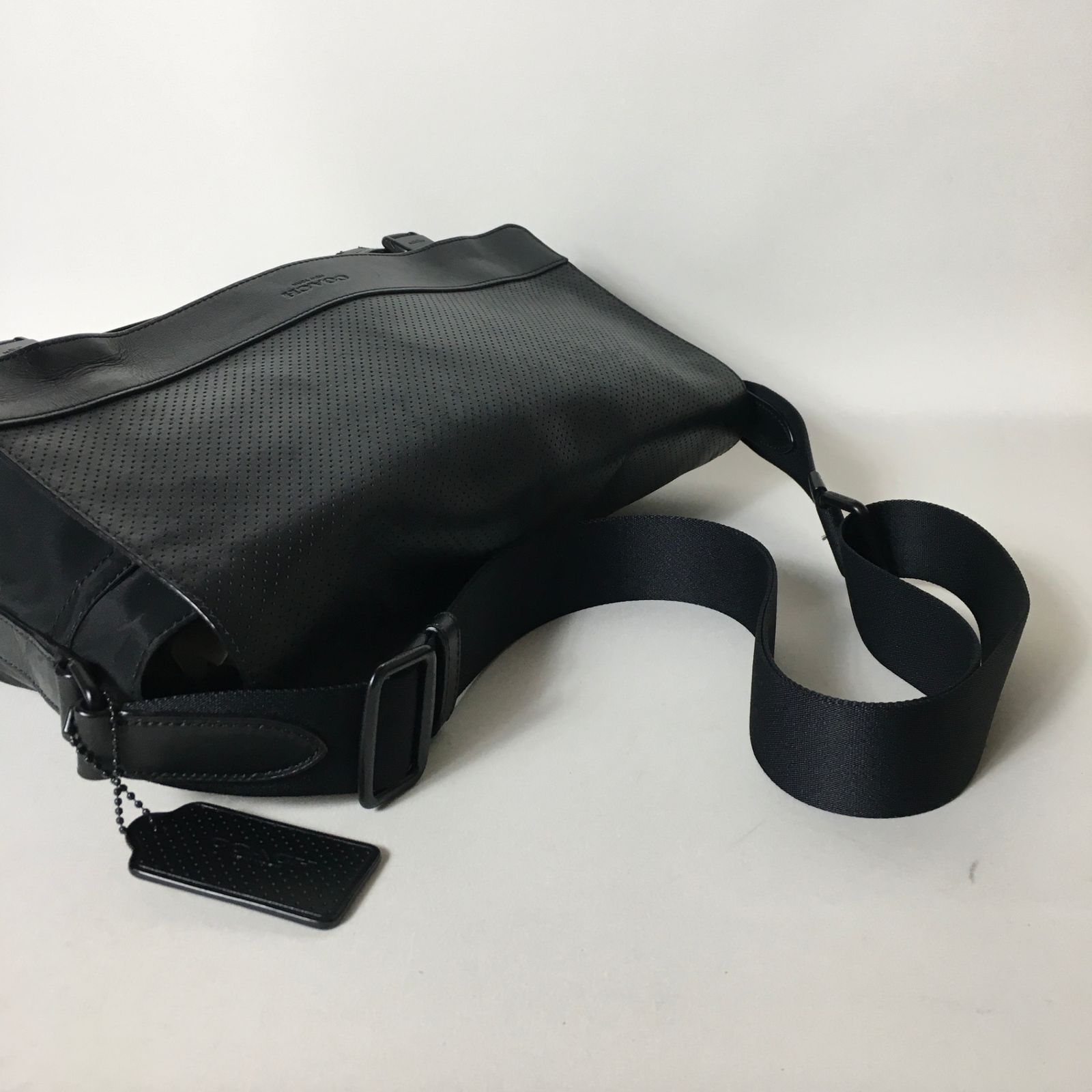 美品⭐️COACH ブラック メッセンジャーバッグ レザー　PVC サイズ調節 COACH コーチ メッセンジャーバッグ PVC ショルダーバッグ