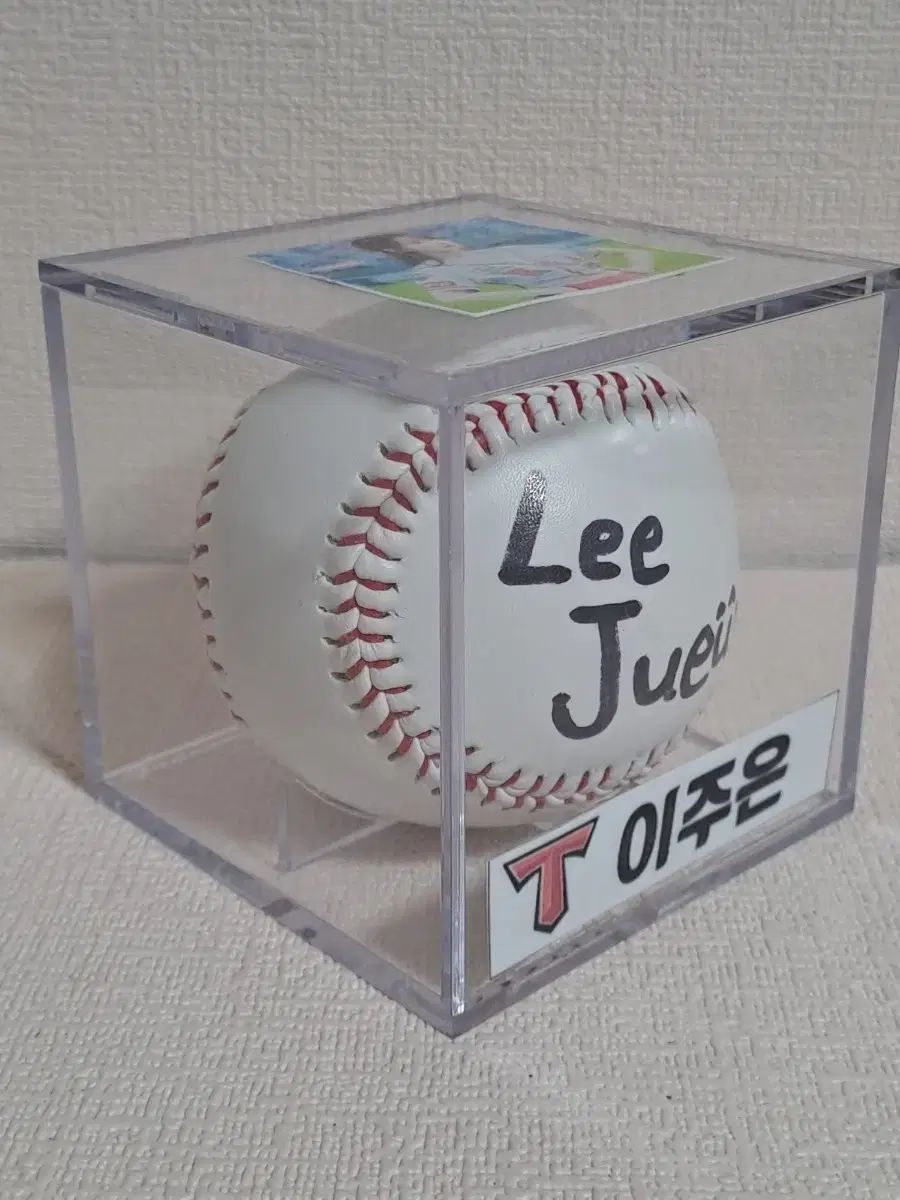 イ・ヘリ 이혜리 直筆サインボール イ・ヘリ 이혜리 直筆サインボール HATTRICK（ハットトリック