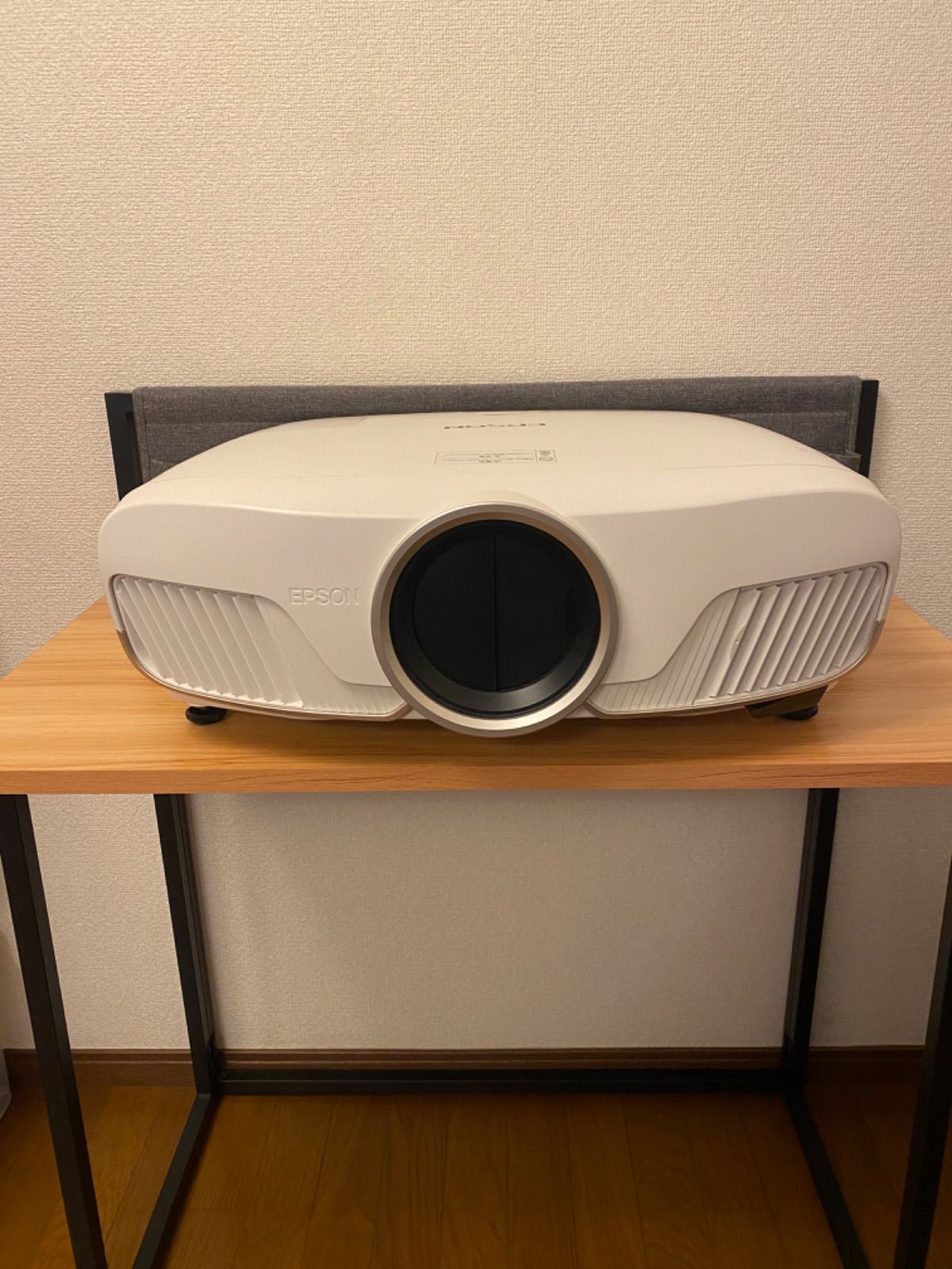 EPSON EH TW8300W WirelessHD Transmitter エプソン ホーム プロジェクター ワイヤレス トランスミッター 4K シネマ 映画 ドラマ