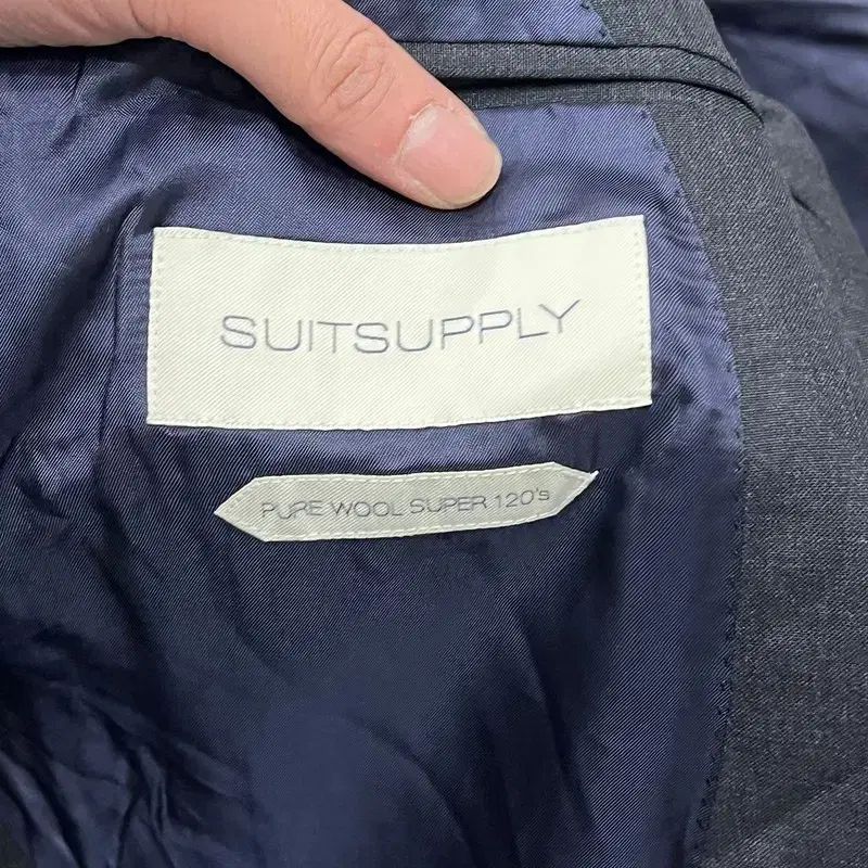 スーツサプライ