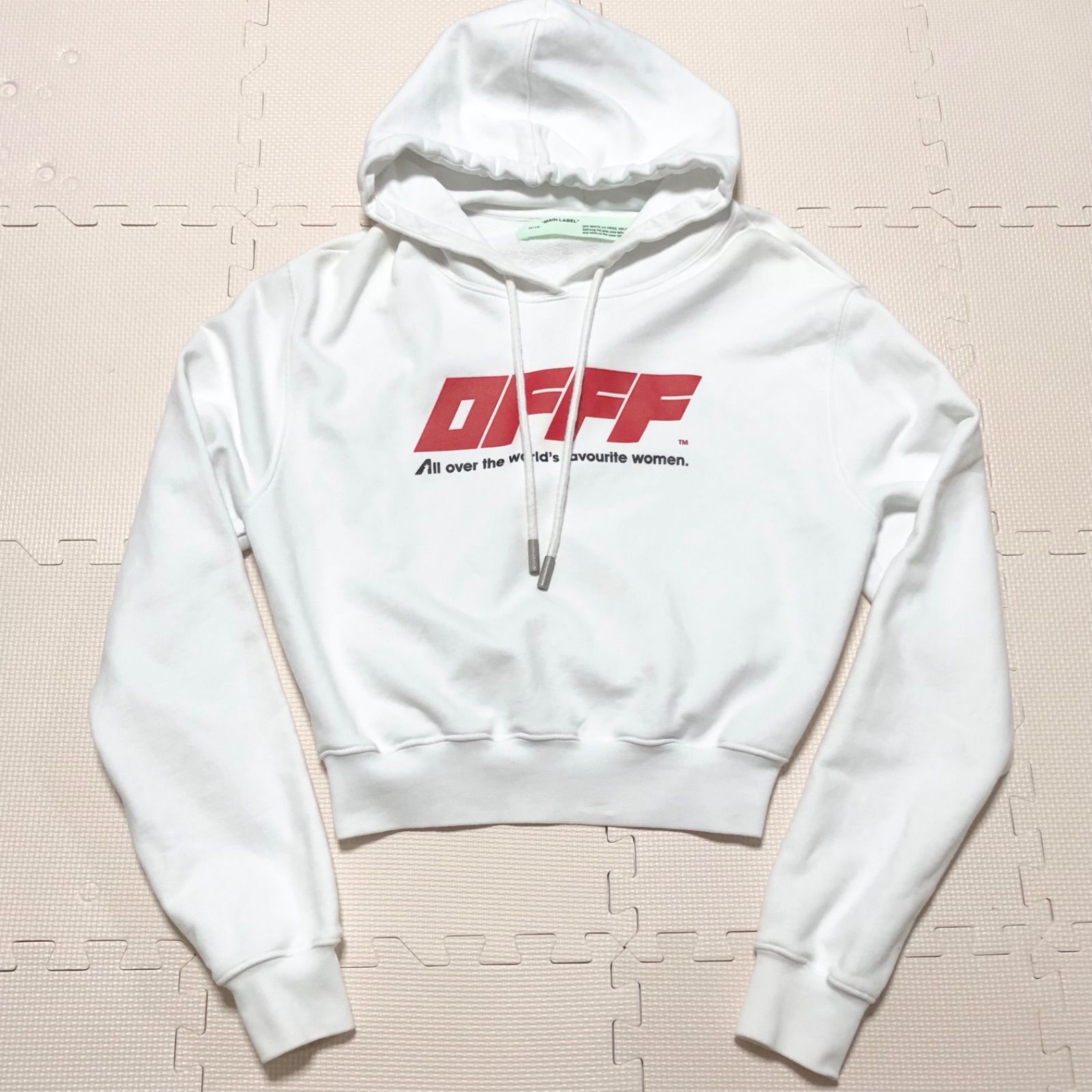 ■良品■希少■Off-White オフホワイト　MAIN LABEL 前後ロゴ　プルオーバーパーカー　クロップド丈　フーディー　フード　オーバーサイズ　sizeXS  ポルトガル製　ホワイト×レッド　コットン　レディース