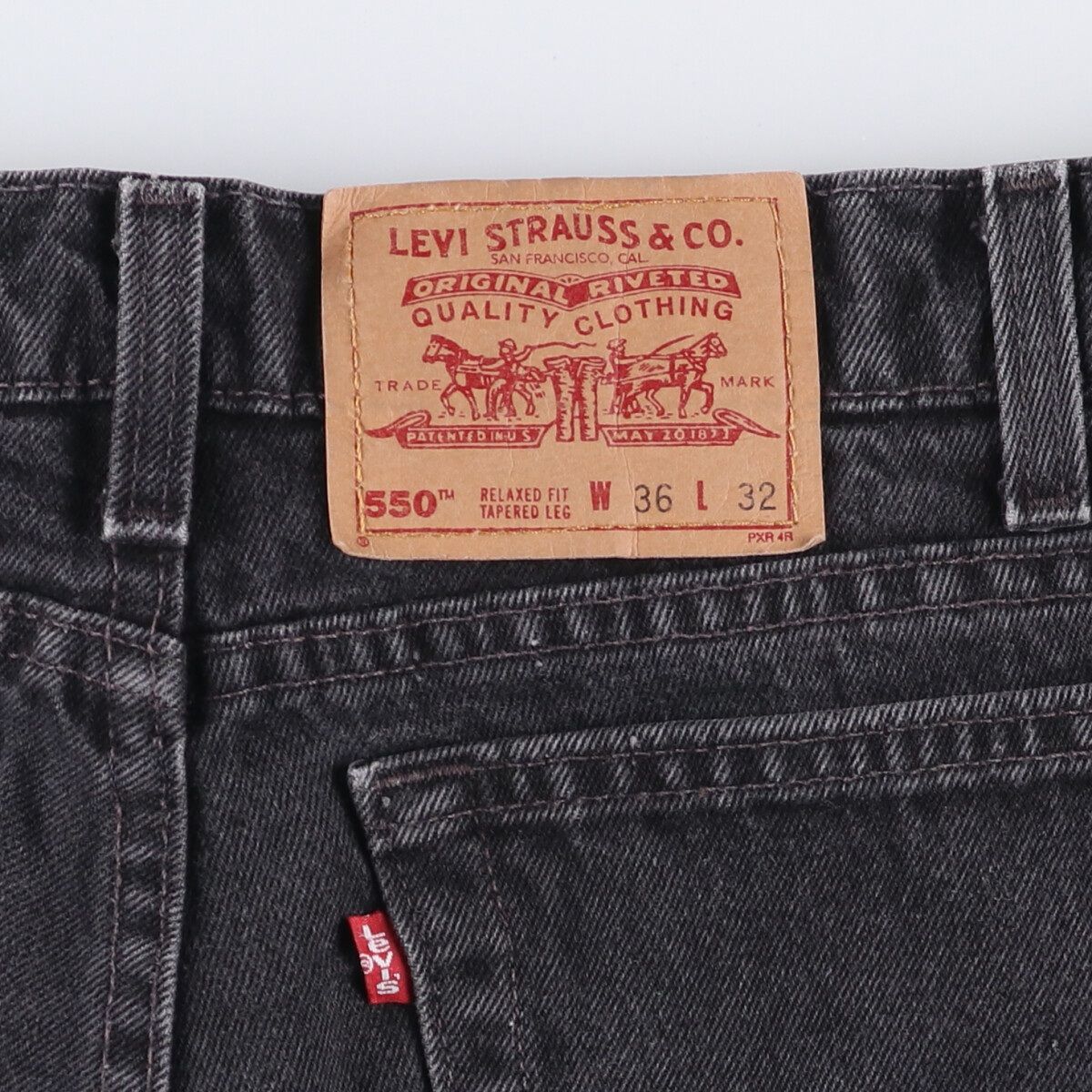 ブラックデニム テーパードデニムパンツ