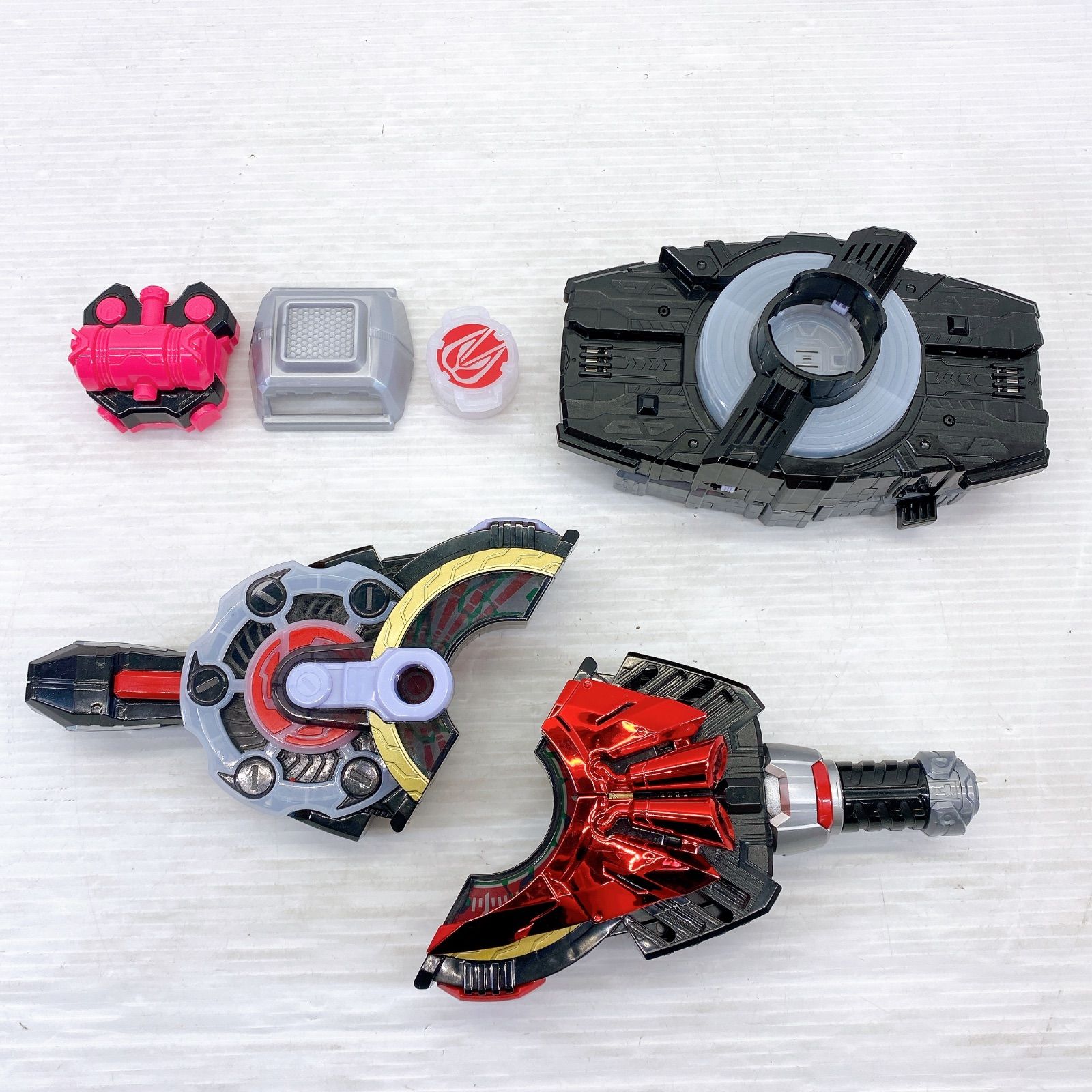 仮面ライダーギーツ DXデザイアドライバー　バックルなどもセット ◇仮面ライダーギーツ 変身ベルト DXデザイアドライバー ・DX