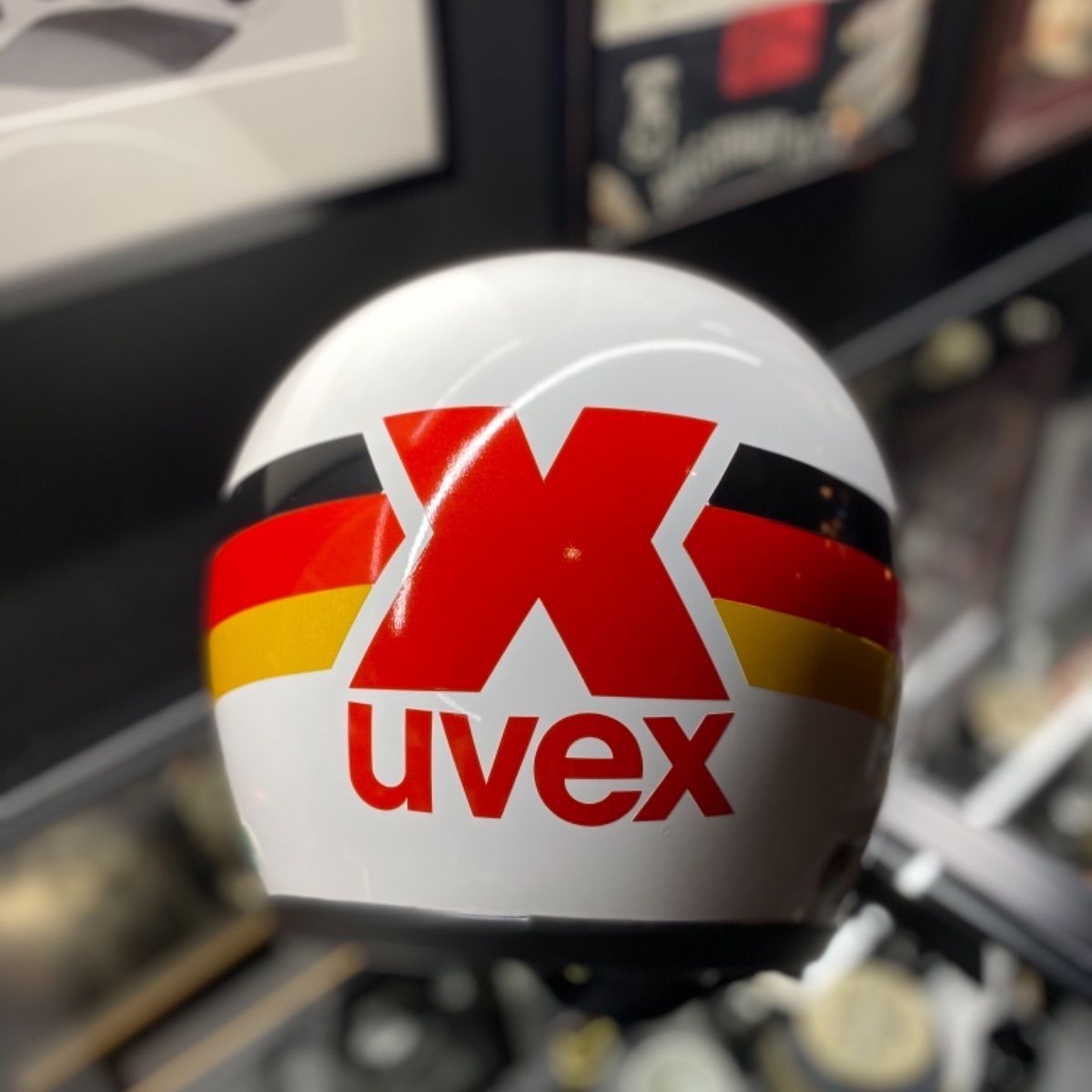 ヴィンテージ ヘルメット UVEX ドイツ国旗 超美品 56年製造 - メルカリ