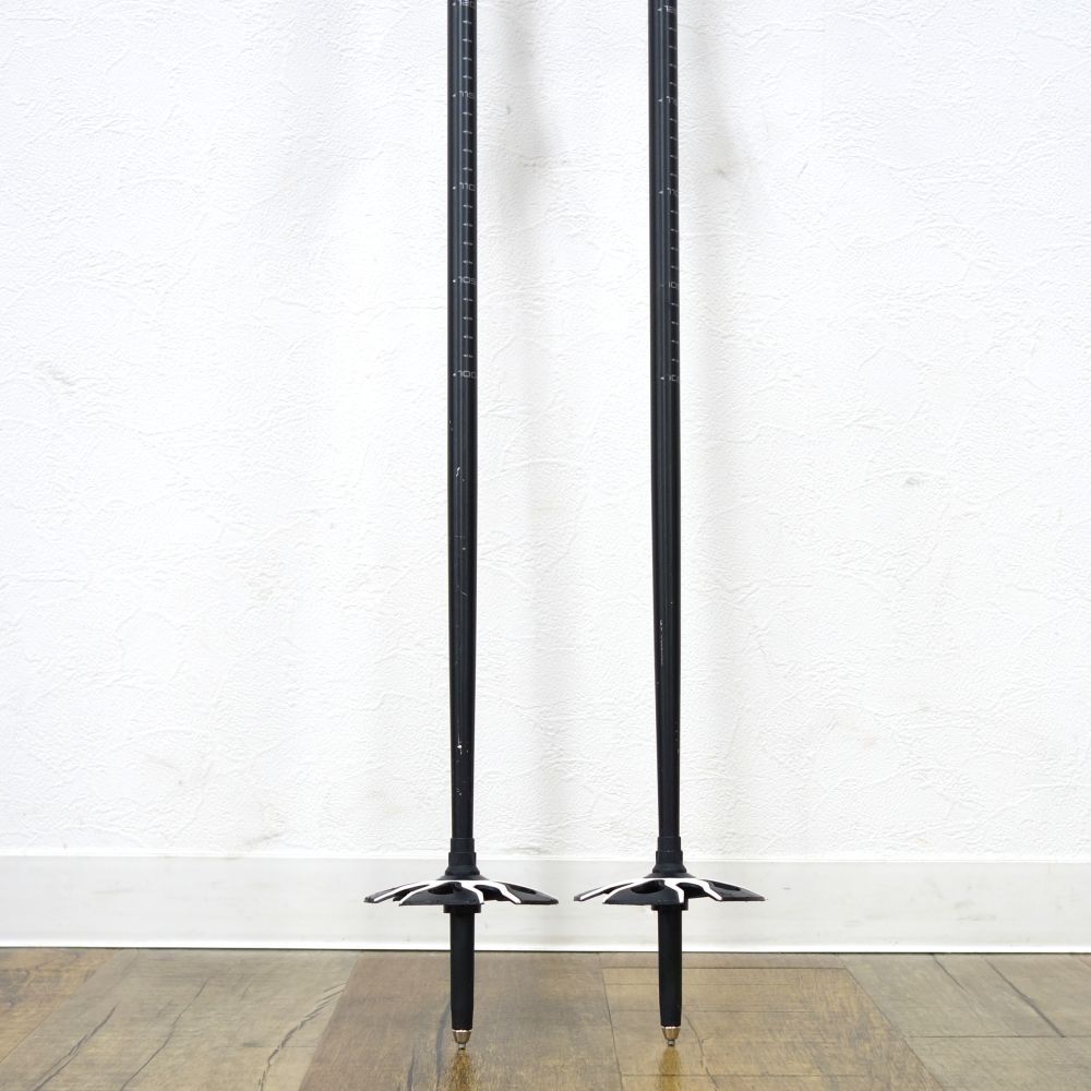 アジャスタブル ポール