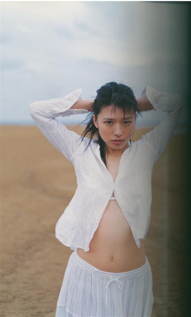 甲斐麻美サイン入り写真集『birth』 甲斐麻美サイン入り写真集『birth』
