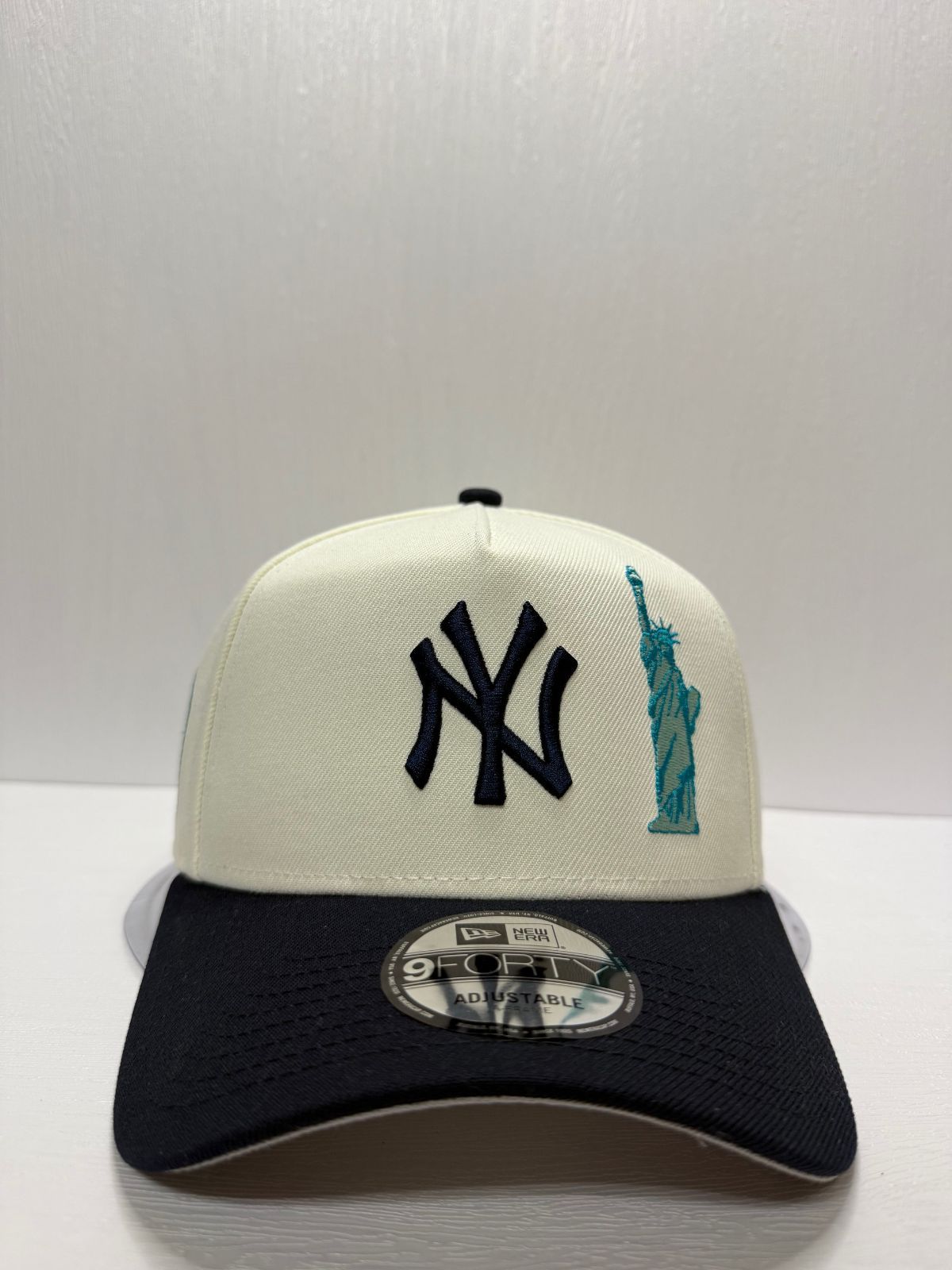 Newera ニューヨークヤンキース 50thアニバーサリー 自由の女神 9forty A-FRAME スナップバックキャップ ツートン
