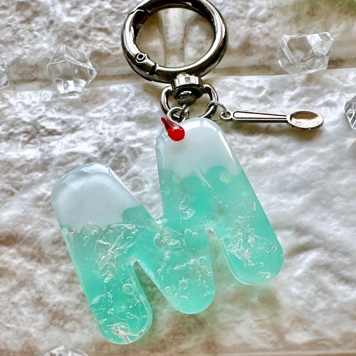 イニシャル キーホルダー【クリームソーダ】ハンドメイド レジン
