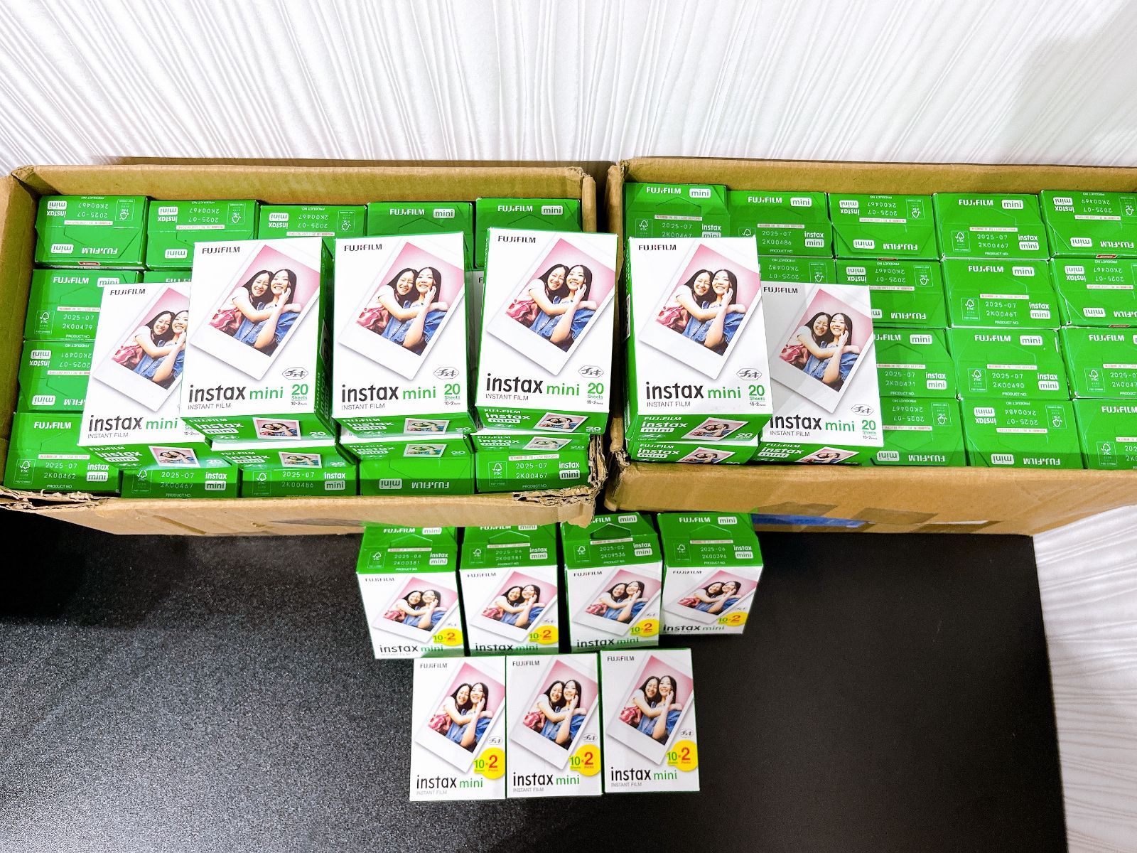 チェキフィルム instax mini 20枚入 97箱 箱なしの10枚おまけつき