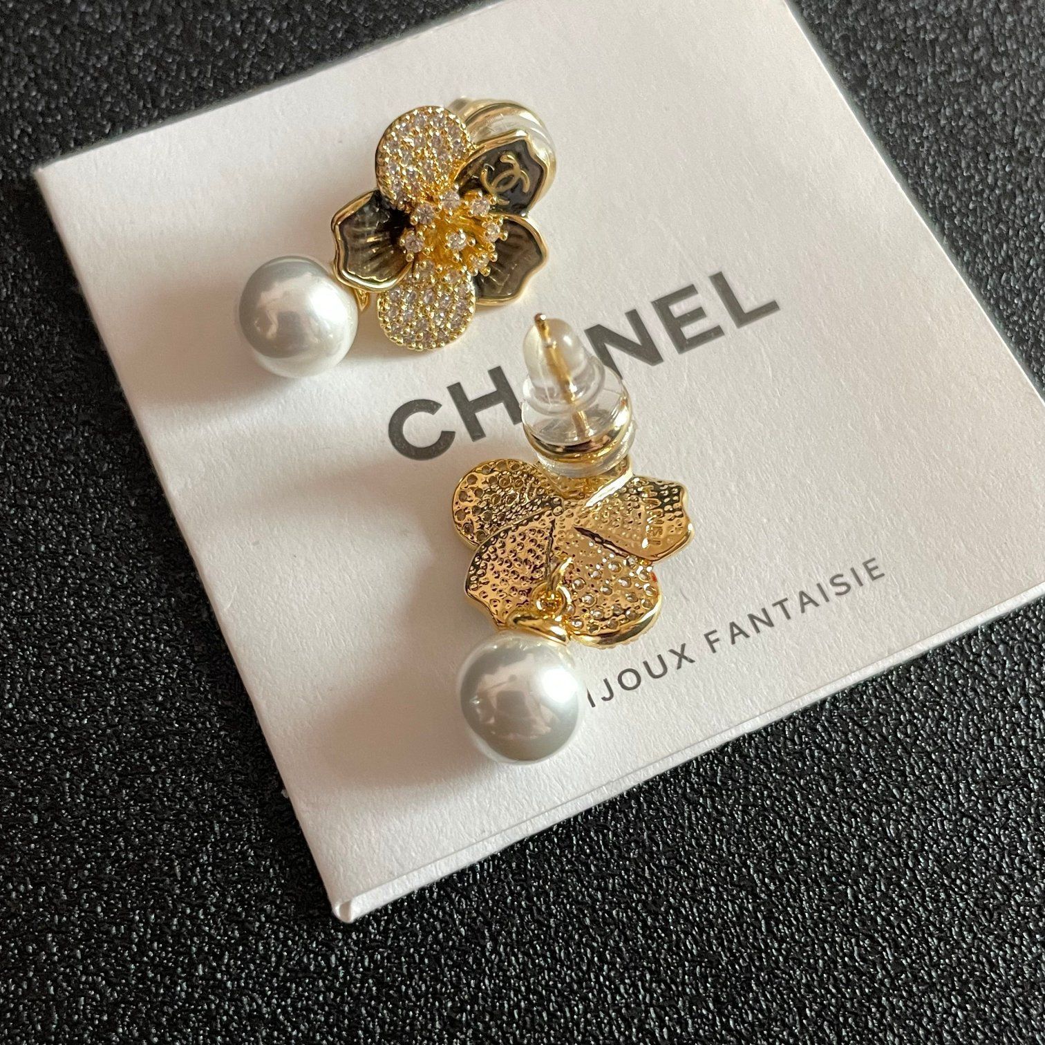シャネル　ヴィンテージ　イヤリング　00A CHANEL 【5jgb0882】シャネル イヤリング ヴィンテージ ターン