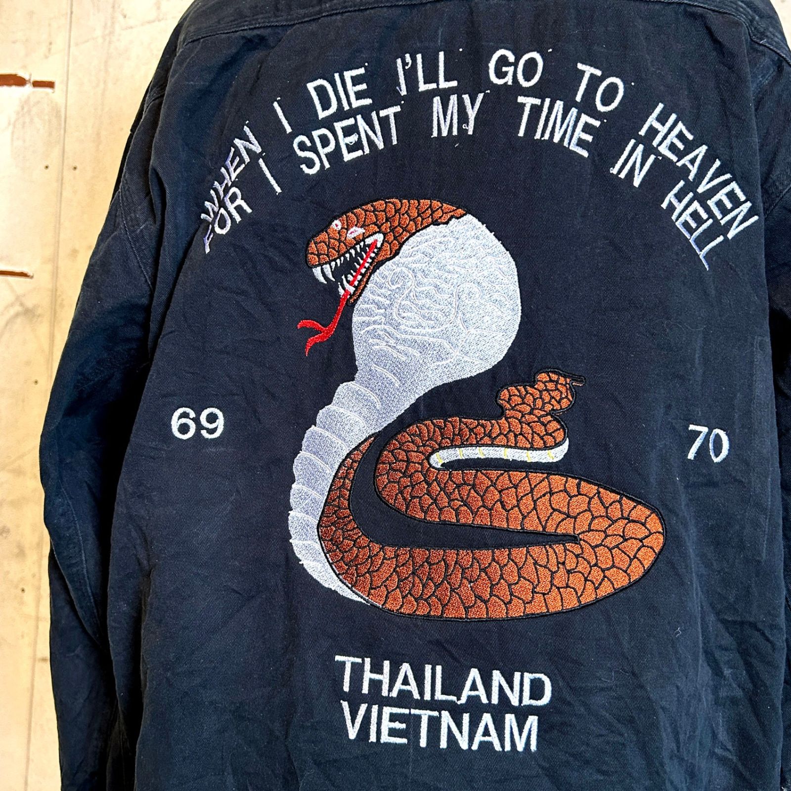B2T スーベニアジャケット サンプリング アメリカ古着 ラングラー ワークシャツ バック 刺繍 コブラ柄 ベトジャン