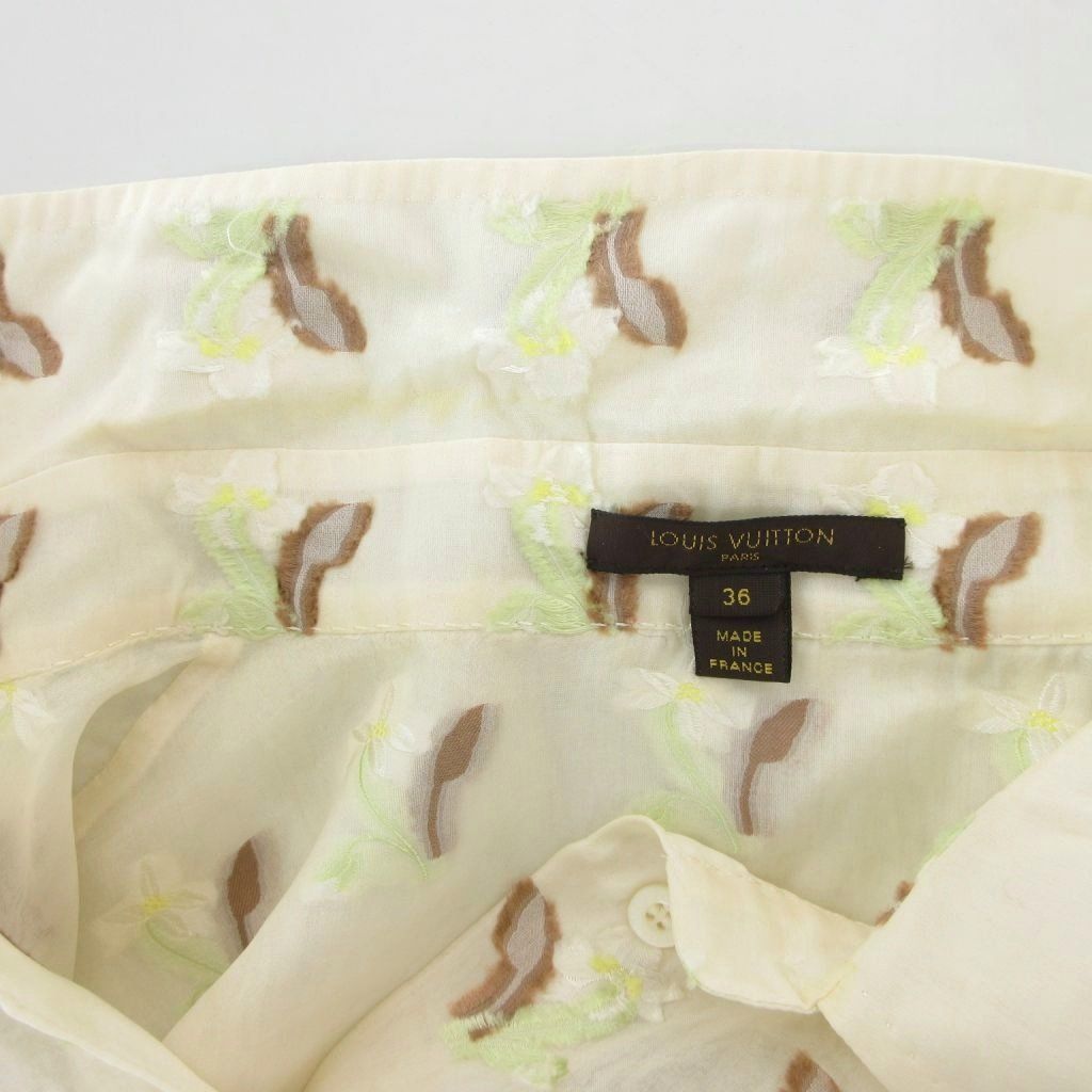 ベージュ 花刺繍