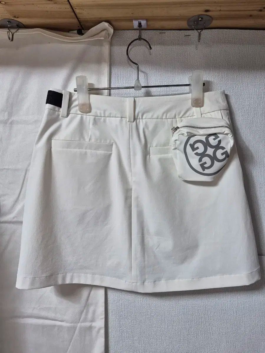 G FORE G FORE ジーフォア ホワイト ゴルフ スカート 67