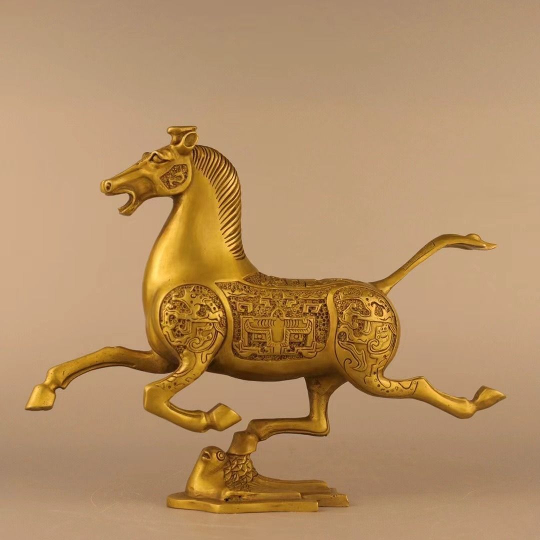 値下げします　エジプト　彫刻が美しい大きなピラミッド　3点セット 置物 値下げします エジプト 彫刻が美しい大きなピラミッド 3点セット 置物