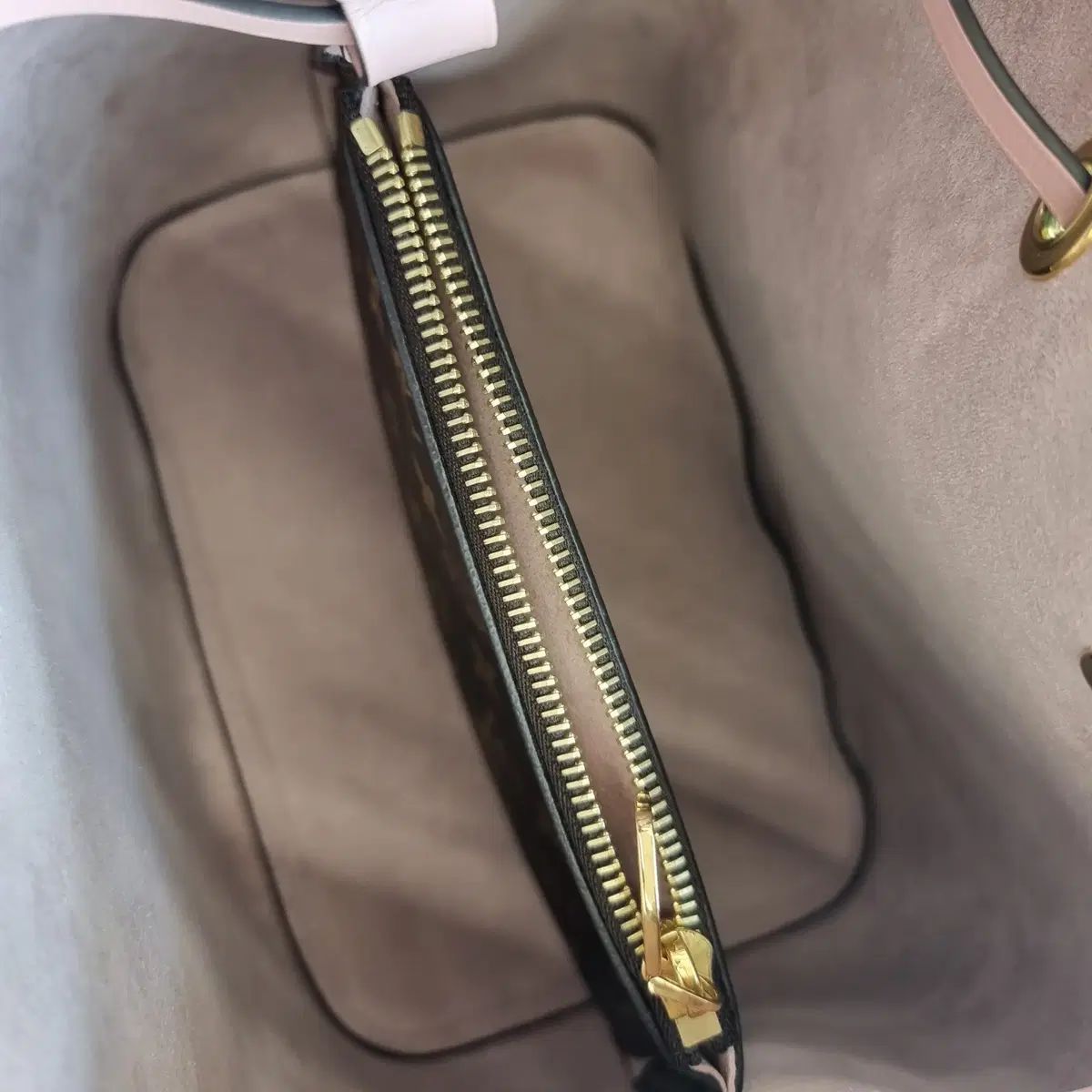 MM Louis Vuitton ルイヴィトン ネオノエ モノグラム バケットバッグ ピンク LOB092820 DECORATOM_COM_BR