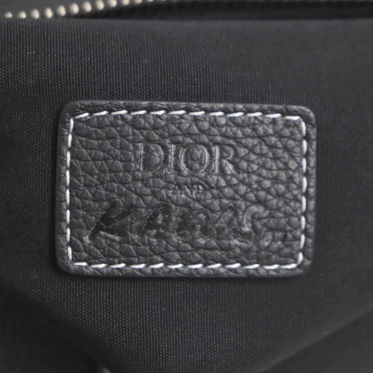 ディオールオム×カウズ