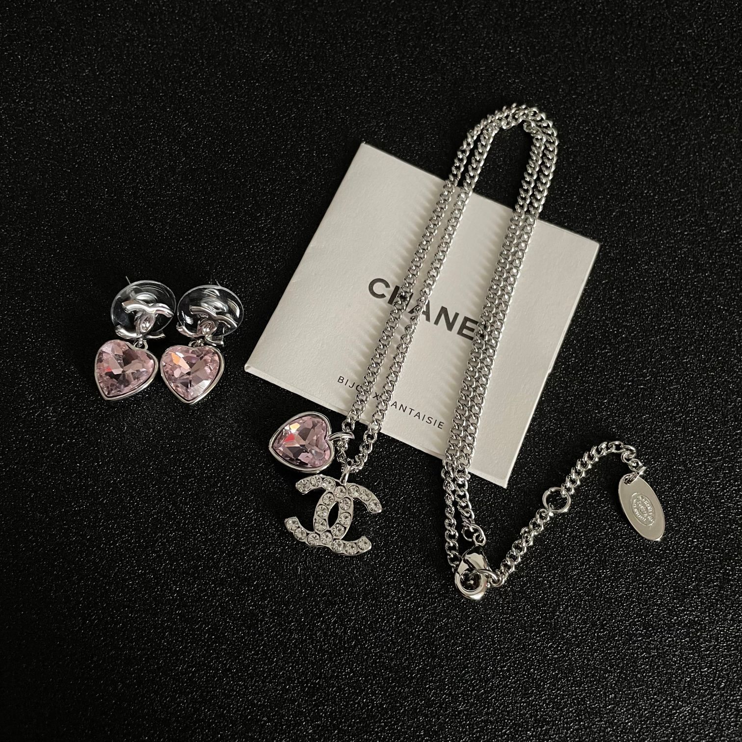 ８月最終SALE CHANEL ヴィンテージネックレスとイヤリング一個 8月最終SALE CHANEL ヴィンテージネックレスとイヤリング一個