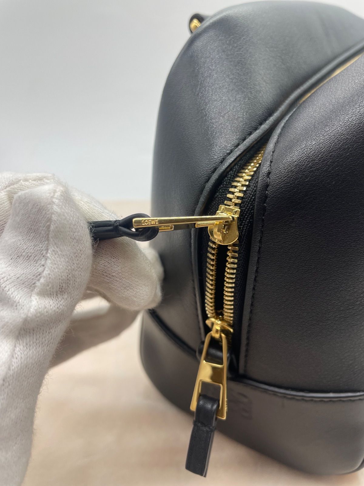 馬様LOEWE アマソナ 19 スクエア ブラック ナパカーフ ショルダーバッグ