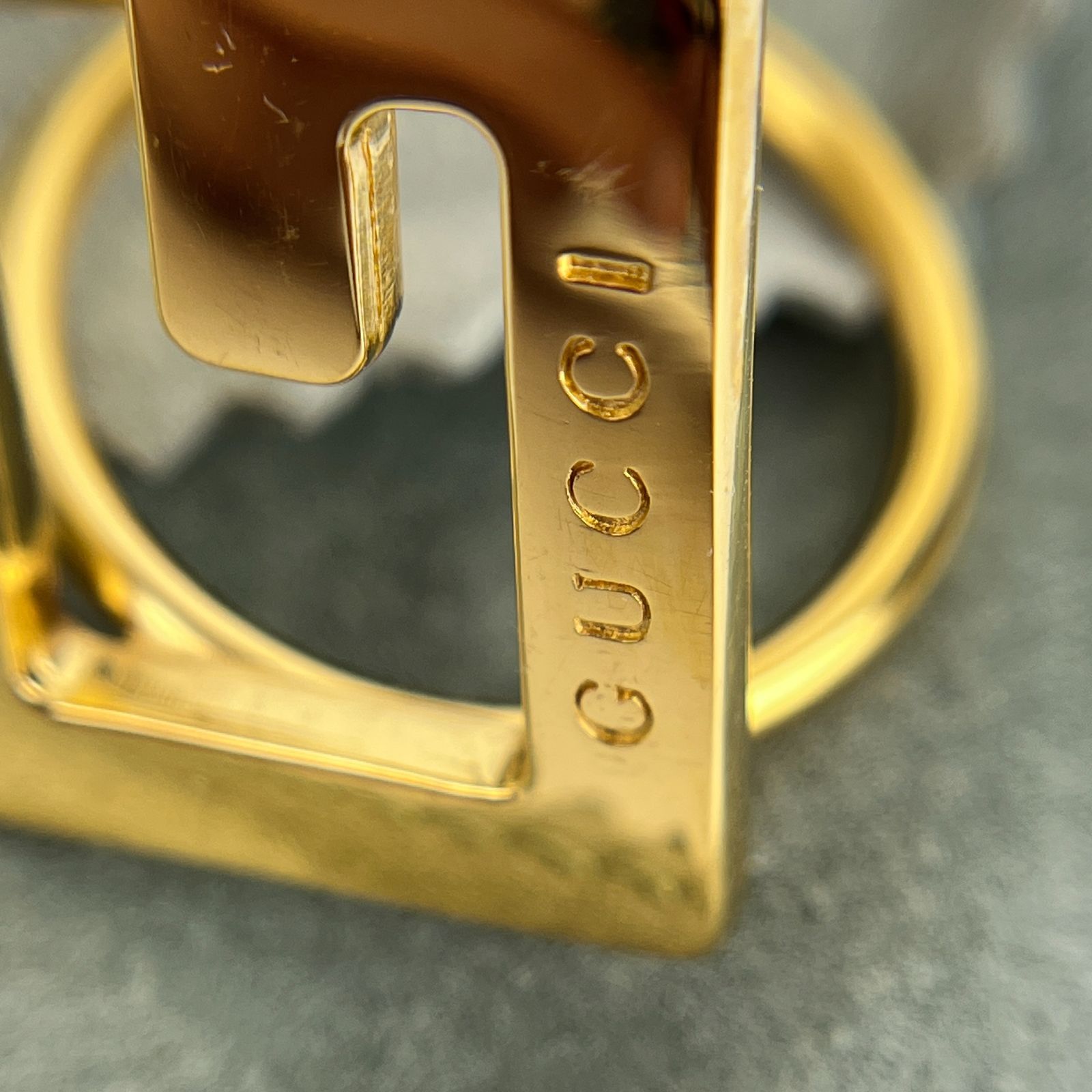 新品未使用✨GUCCI グッチ　スカーフリング　ゴールド　ロゴ刻印　スカーフ留め 楽天市場】GUCCI 【グッチ】 スカーフリング メッキ素材