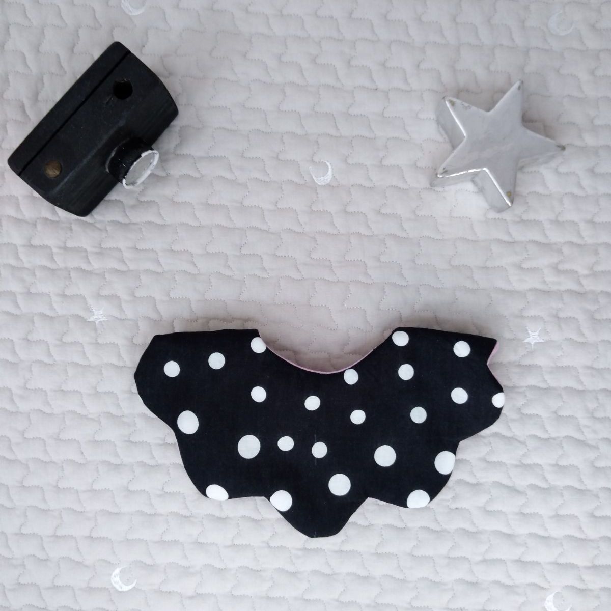 ドットミニヨンもくもくスタイ◎ 手刺繍のまんまるスタイ～ドット