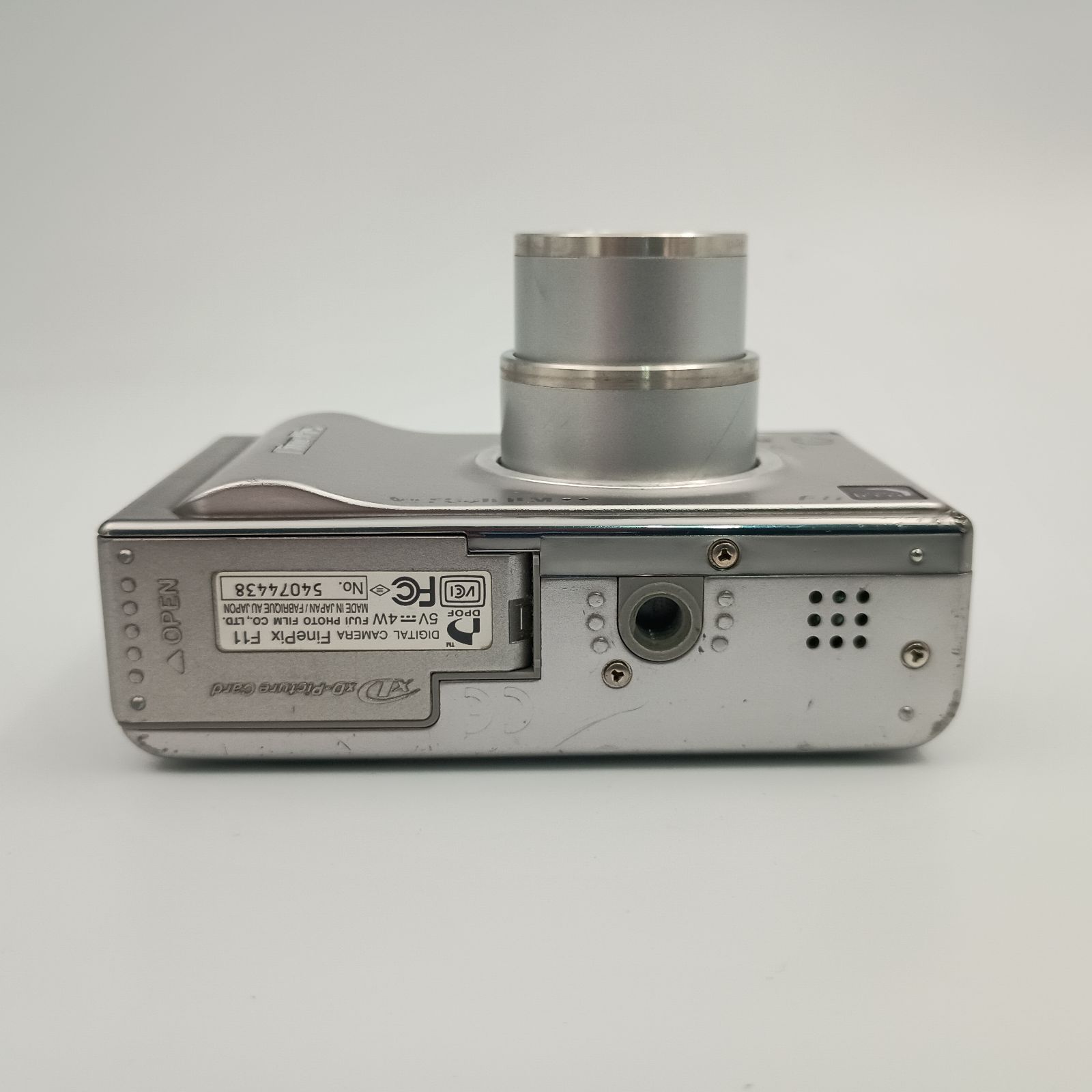 FUJIFILM FINEPIX ファインピックス F11 レトロ シルバー FUJIFILM FINEPIX F11 COMPACT DIGITAL CAMERA SILVER シルバー