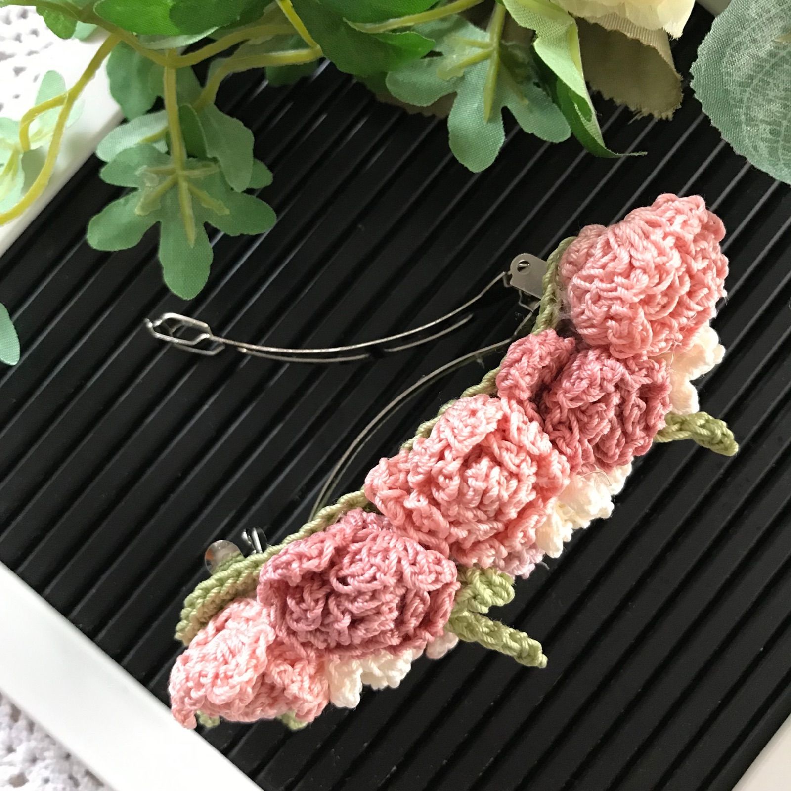 ミニ薔薇のバレッタ（ピンク）☆髪留め ヘアアクセサリー レース編み