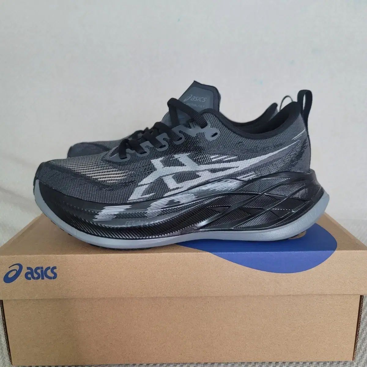 Asics アシックス スーパーブラスト 2 250mm