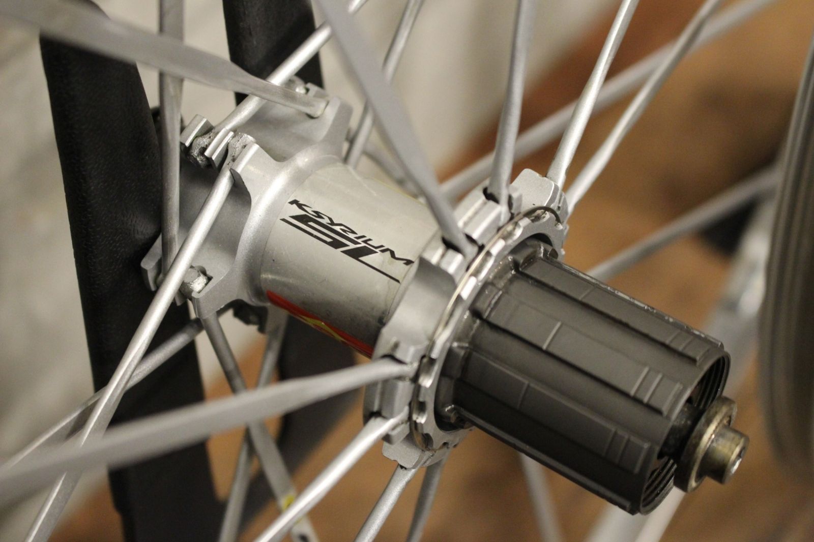 マヴィック MAVIC キシリウム KSYRIUM SL SSC アルミ クリンチャー