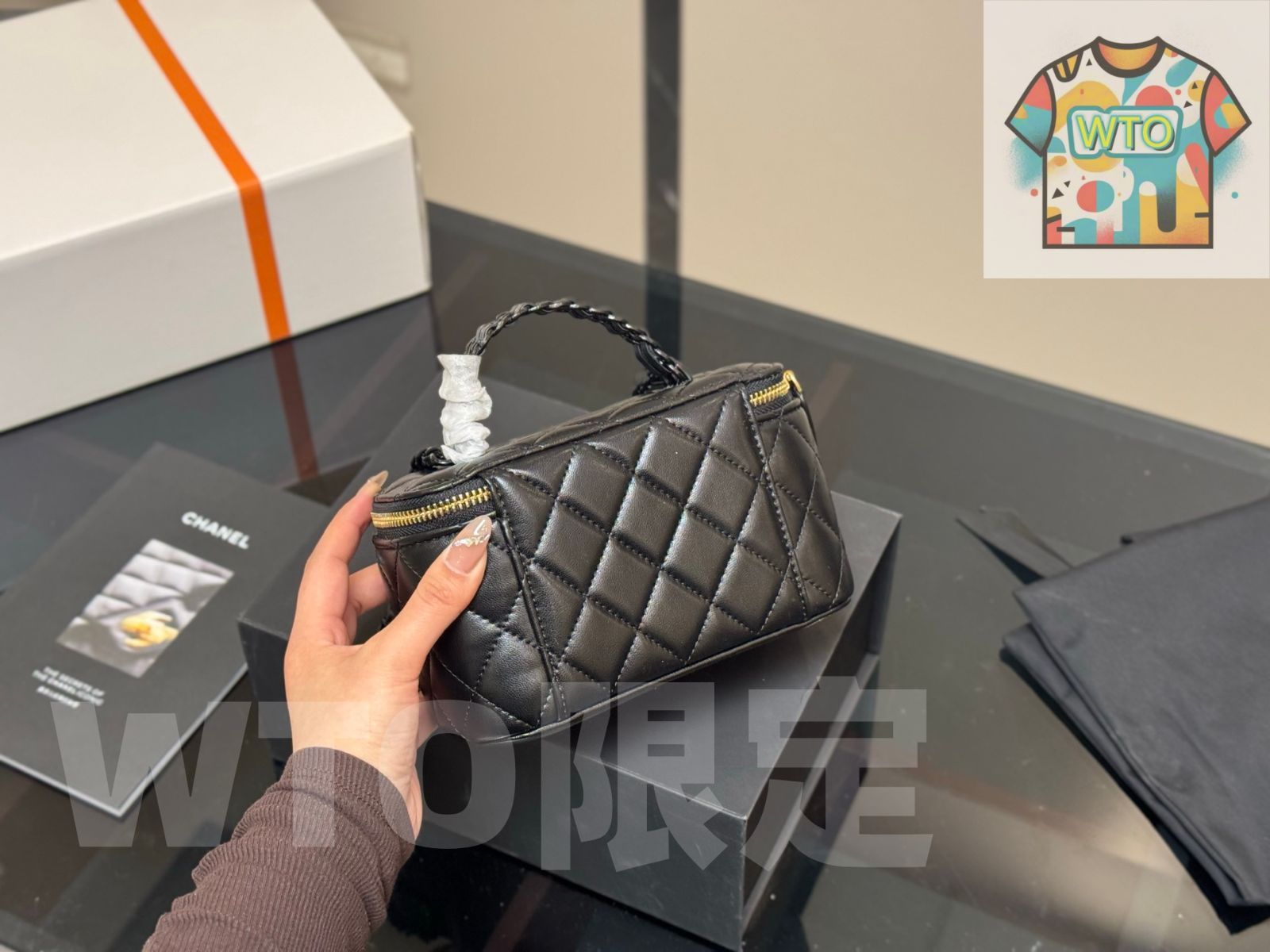 今日WTO】Chanel Makeup Case シャネル ハンドル メイクアップ