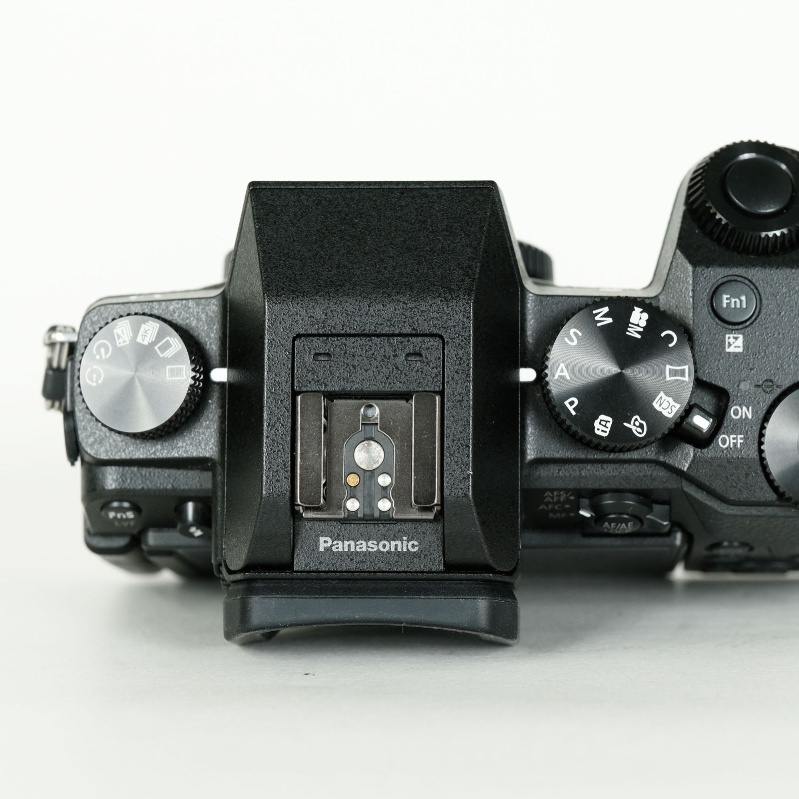 美品｜シャッター数2,380回] Panasonic LUMIX DMC-G7 ボディ