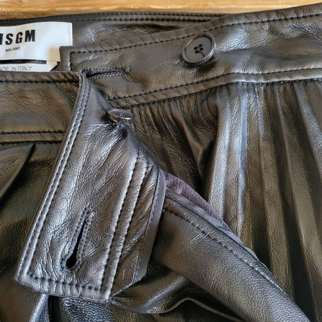 レザープリーツスカート