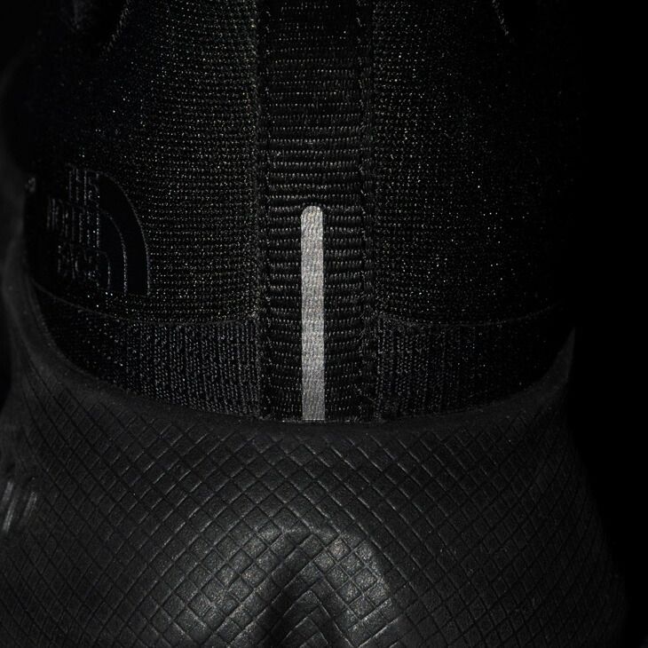 軽量 ランニングシューズ