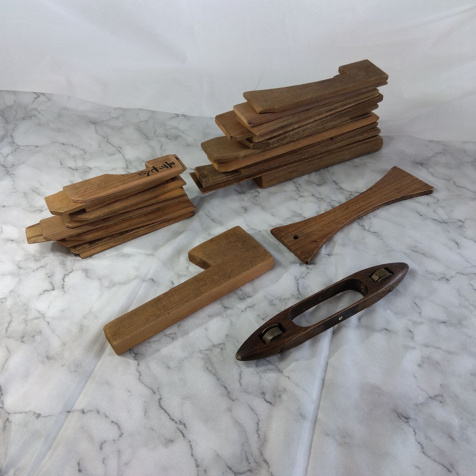 古い織機部品 杼（ひ） 木製シャトル等 手織り機 パーツ 昭和
