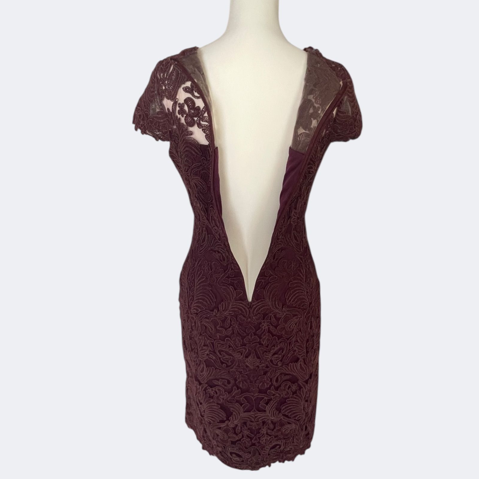 新品◇TADASHI SHOJI タダシショージ ボルドー大人パープルお花刺繍総 