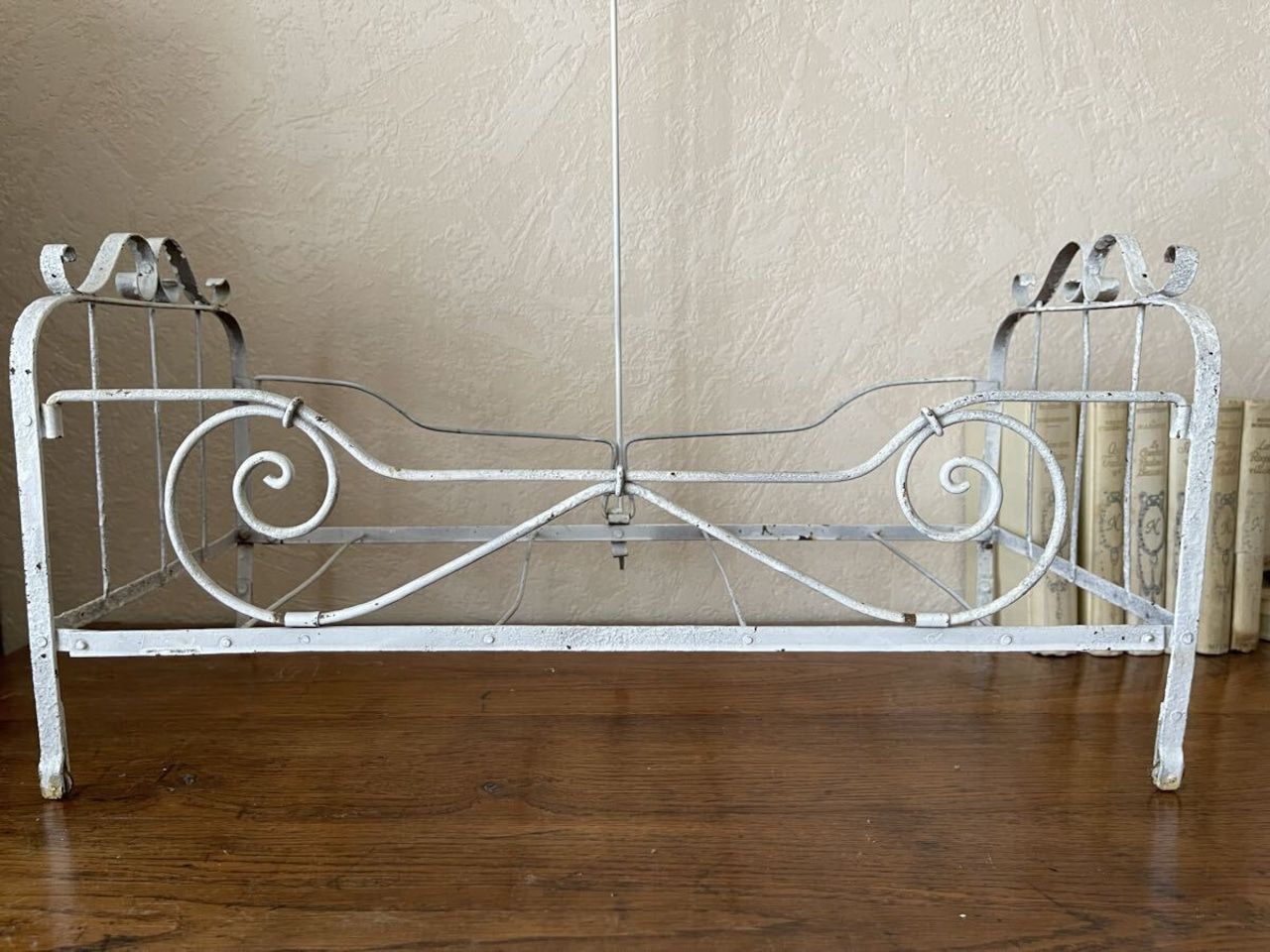 小さなドールベッド アイアン製 フランスアンティーク風 天蓋ポール