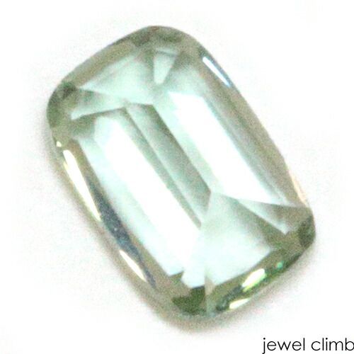 高い透明度で輝く良質結晶 グリーントルマリン