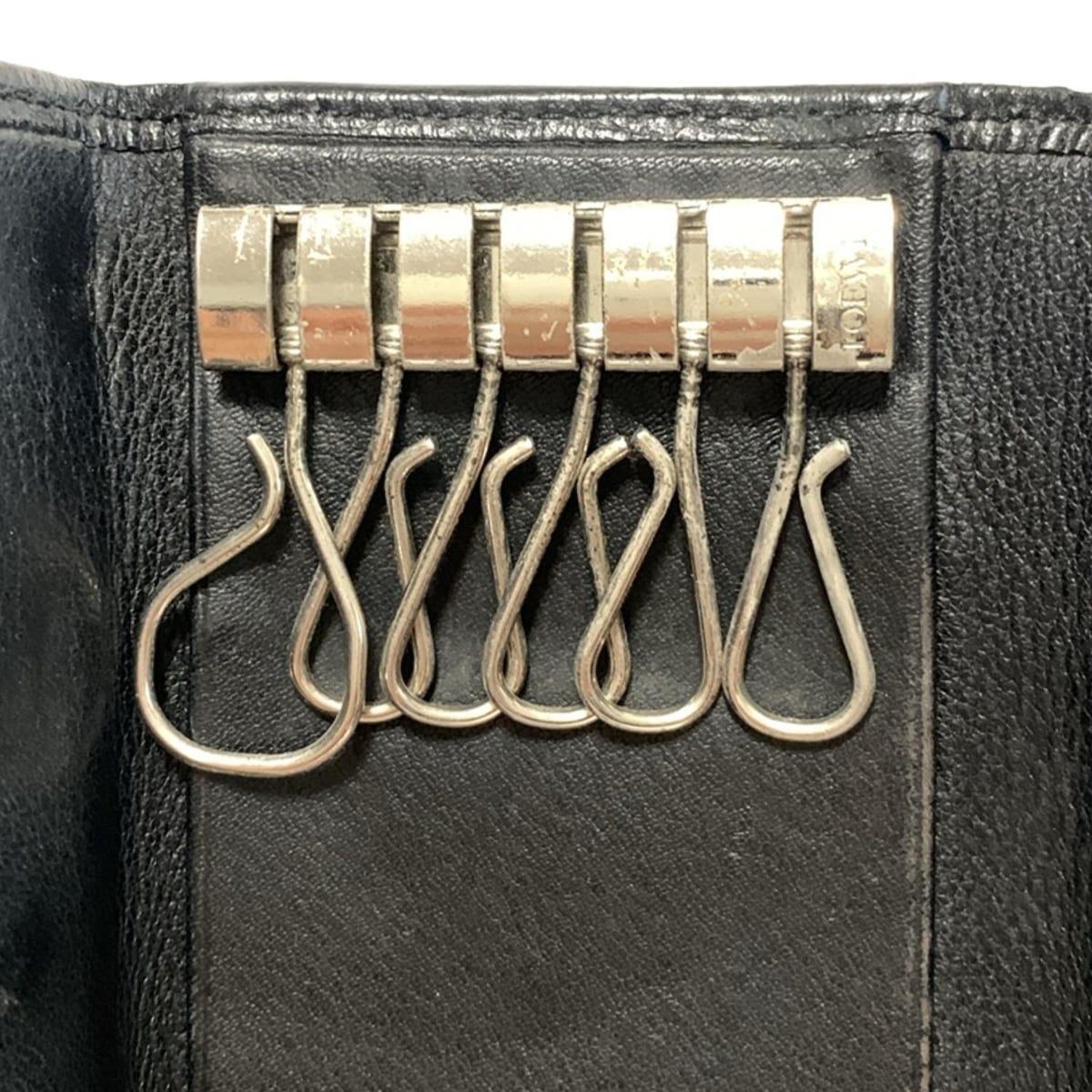 LOEWE(ロエベ) キーケース - 黒 6連フック レザー - メルカリ