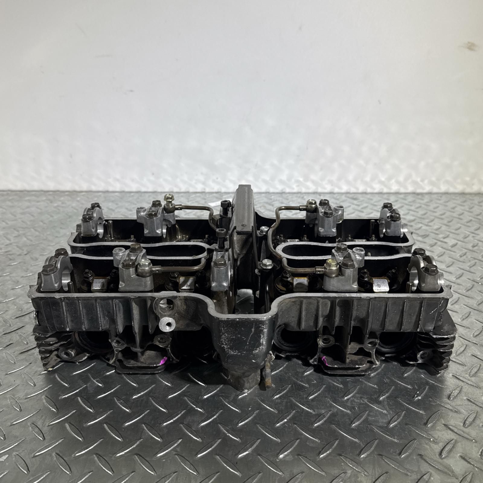 HONDA CBX400F シリンダーヘッド ホンダ HONDA CBX400F シリンダー