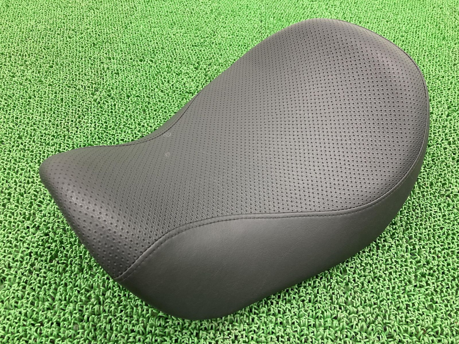FXDB1450 シート 53077-06 ハーレー 純正 中古 バイク 部品 ダイナ オプションソロシート ストリートボブ FXDにも 車検 Genuine