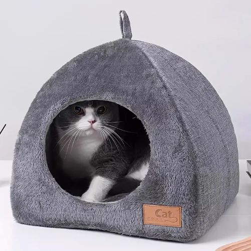 Cozy Triangle Cat Bed - 厚みのある暖かいペットテント洞窟 深い睡眠の囲まれたペットベッド 暖かい厚みのある充填 簡単な組み立て 小型の猫のための快適な睡眠と巣作り ポリエステル繊維素材