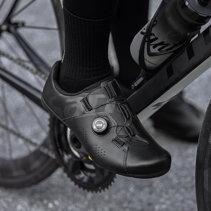 SANTIC サンティックサイクリングシューズ ブラック 27cm 美品 SANTIC サンティックサイクリングシューズ ブラック 27cm 美品 Santic