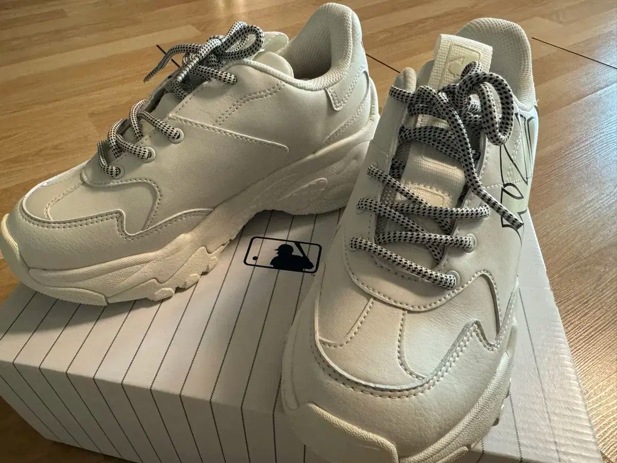 mlb ビッグボール チャンキー 白 靴 - メルカリ