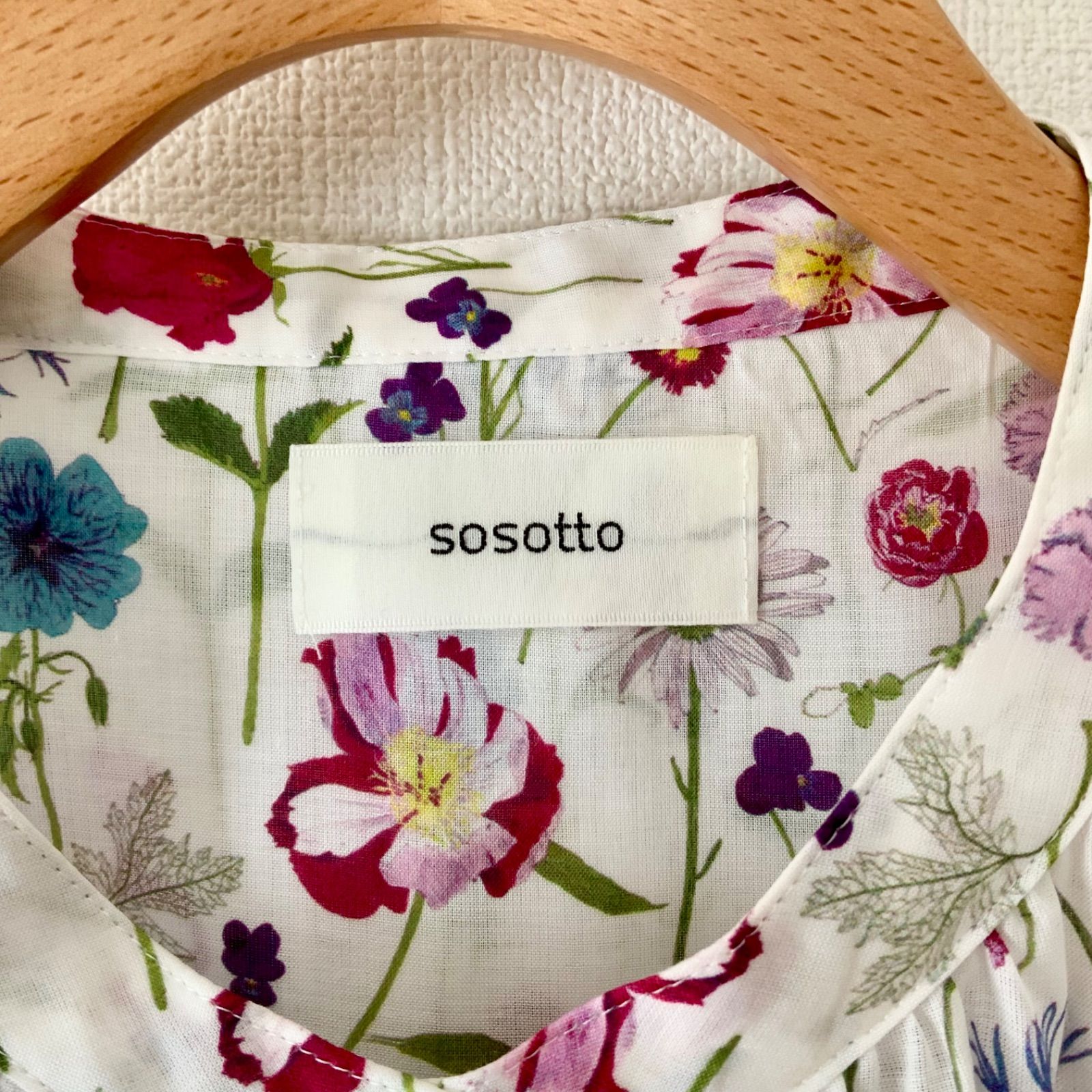 美品★sosotto★リバティお花柄ブラウス sosotto 花柄 五分丈ブラウス リバティ マーチアンドサンズ