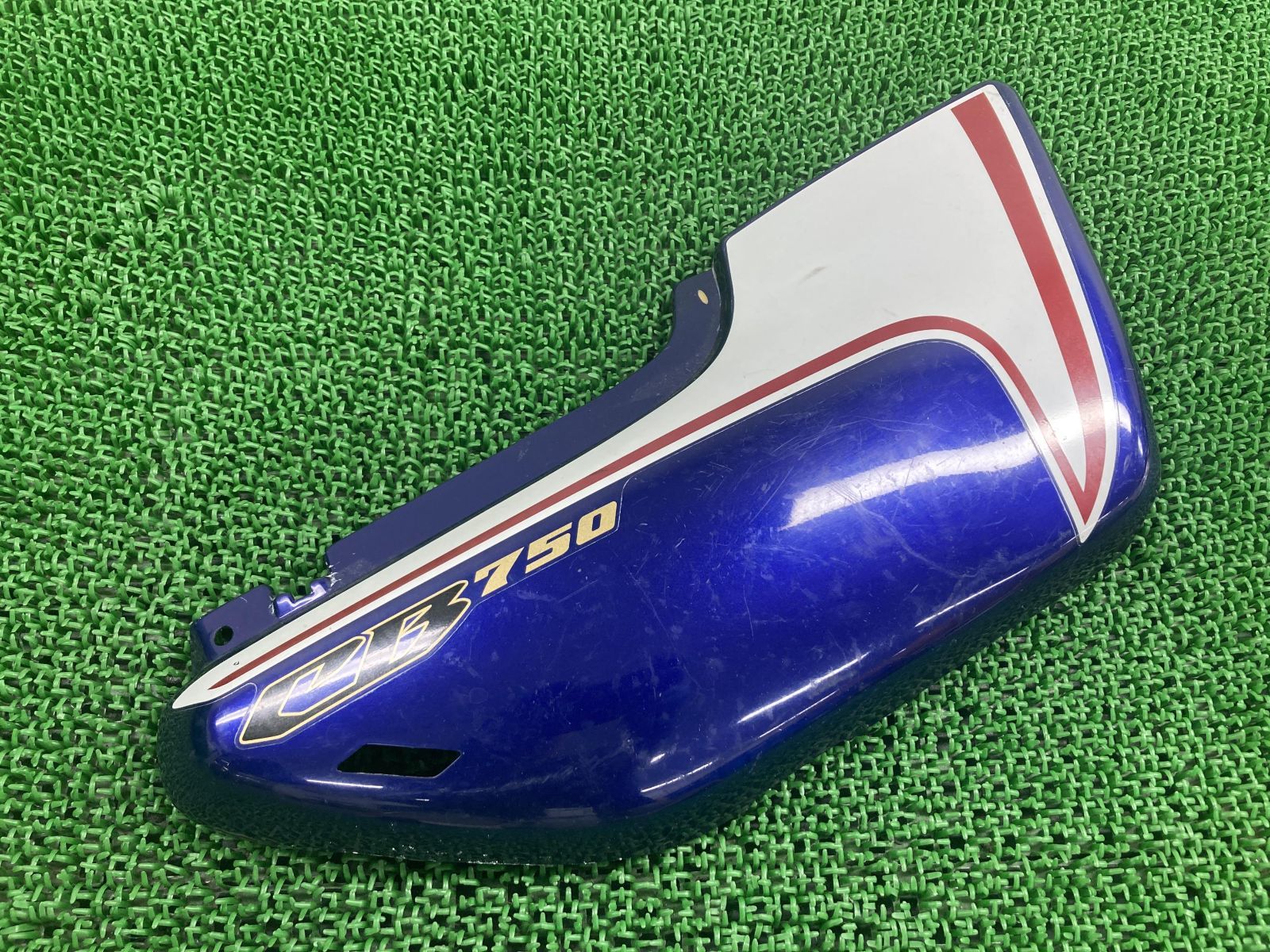 CB750 サイドカバー 紺M 右 MW3G RC42 ホンダ 純正 バイク 部品 CB750 サイドカバー 紺M 右 MW3G RC42 ホンダ 純正 バイク 部品