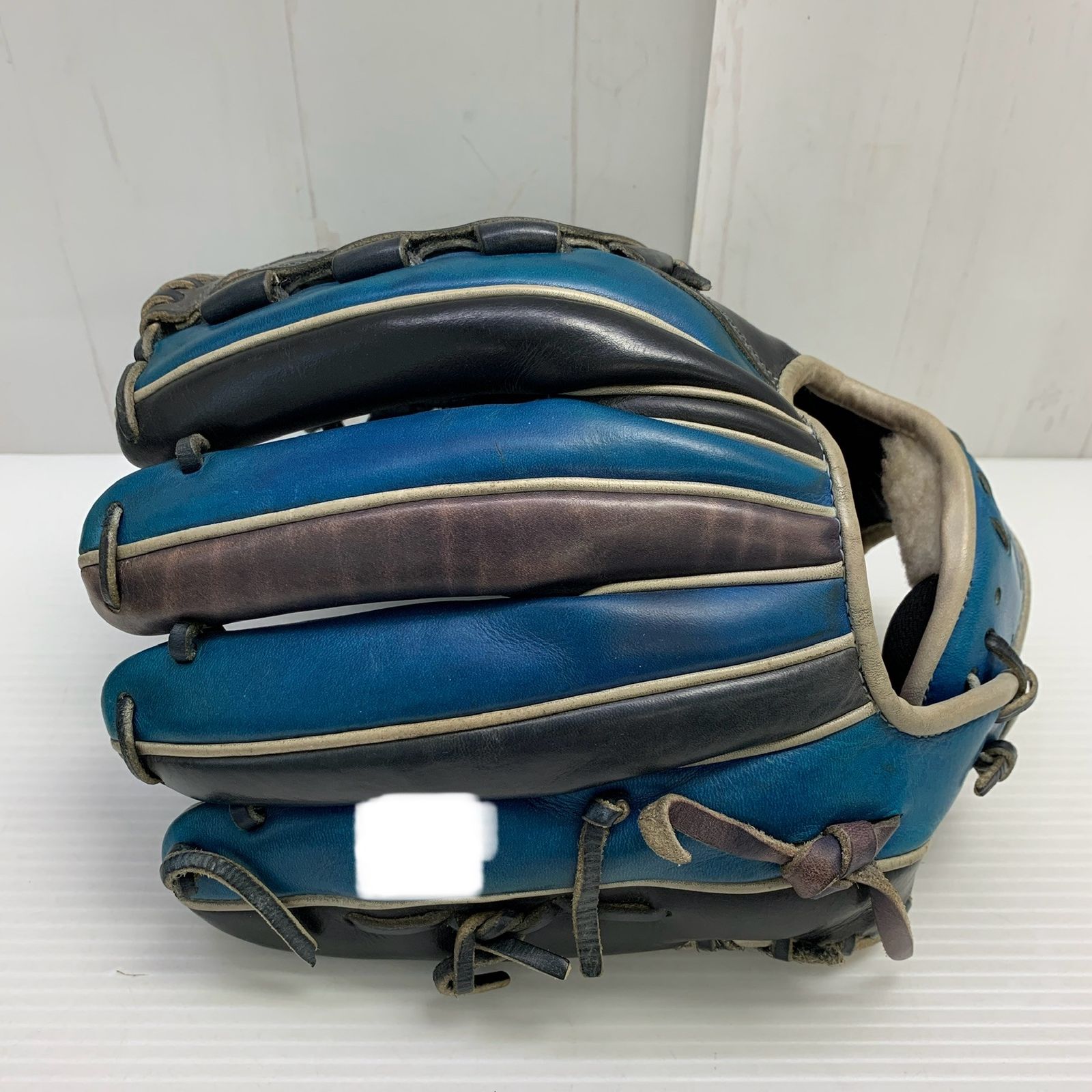 MIZUNO 軟式用内野手用 グラブ -Global Elite 収納袋付き ミズノ