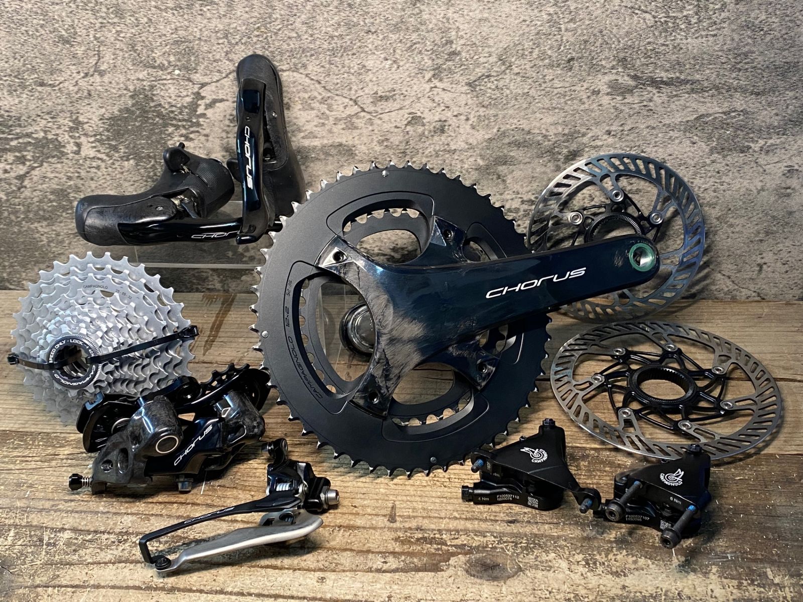 JE 452 カンパニョーロ CHORUS コンポセット 12 x 2 s 機械式シフト 油圧ブレーキ 170 mm 52 36 T 33