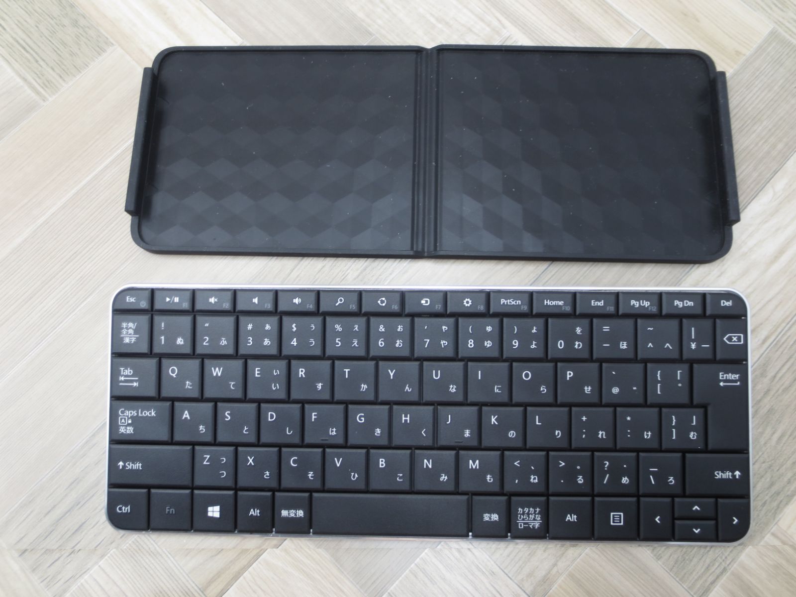 中古動作品】Microsoft Wedge Mobile Keyboard Bluetooth 1521 KT-1120