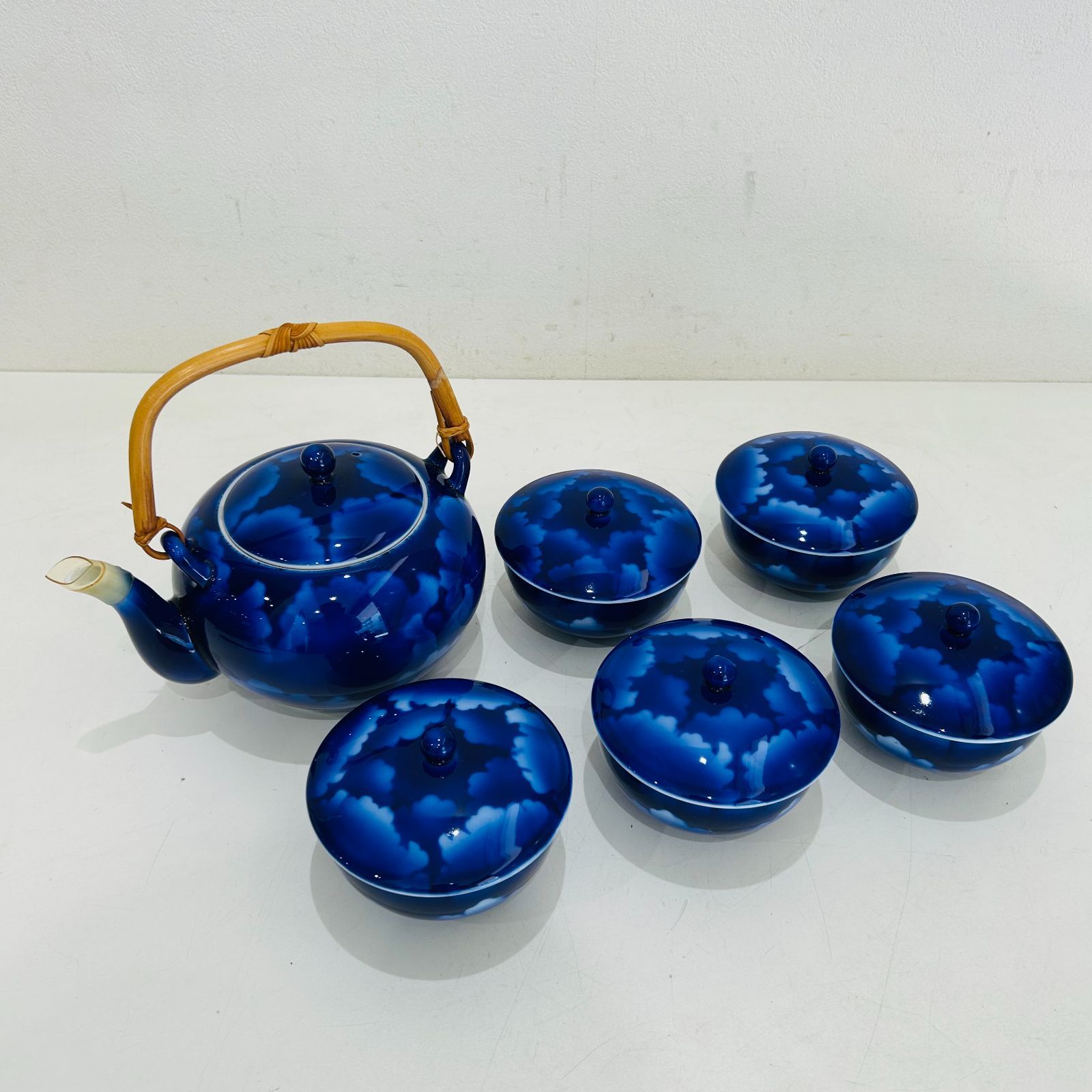 1765 深川製磁　葡萄瑠璃　茶器セット　急須1客　湯呑蓋付5客 Amazon.co.jp: 深川製磁 染錦ぶどう 蓋付き湯呑み 絢爛豪華