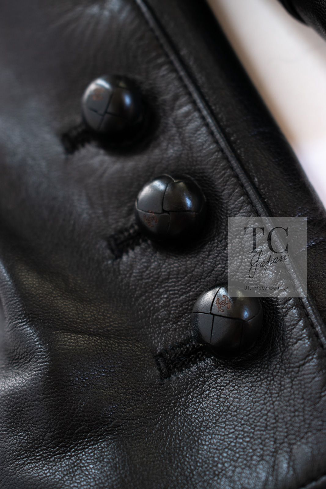 シャネル ジャケット CHANEL ブラック ラム レザー ココマークボタン 超美品 貴重 希少 36 38