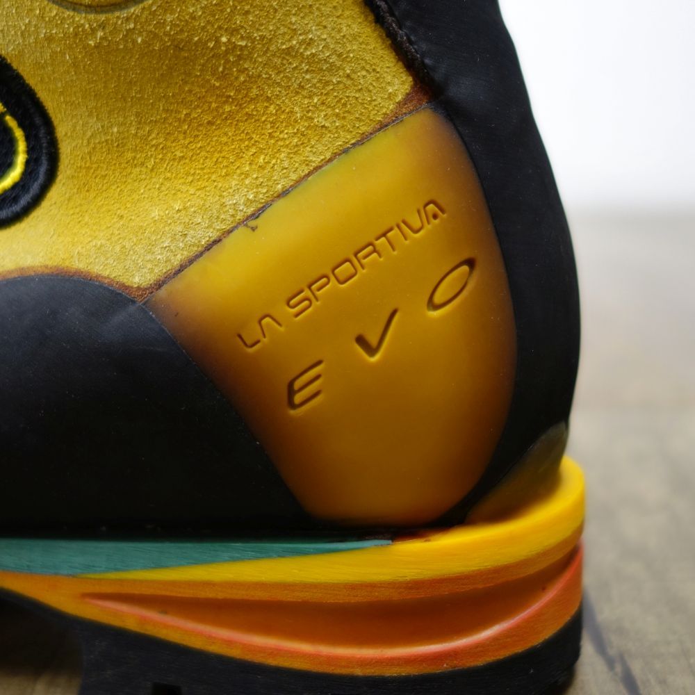 美品 スポルティバ LA SPORTIVA EVO GTX EU43 エボ 厳冬期 登山